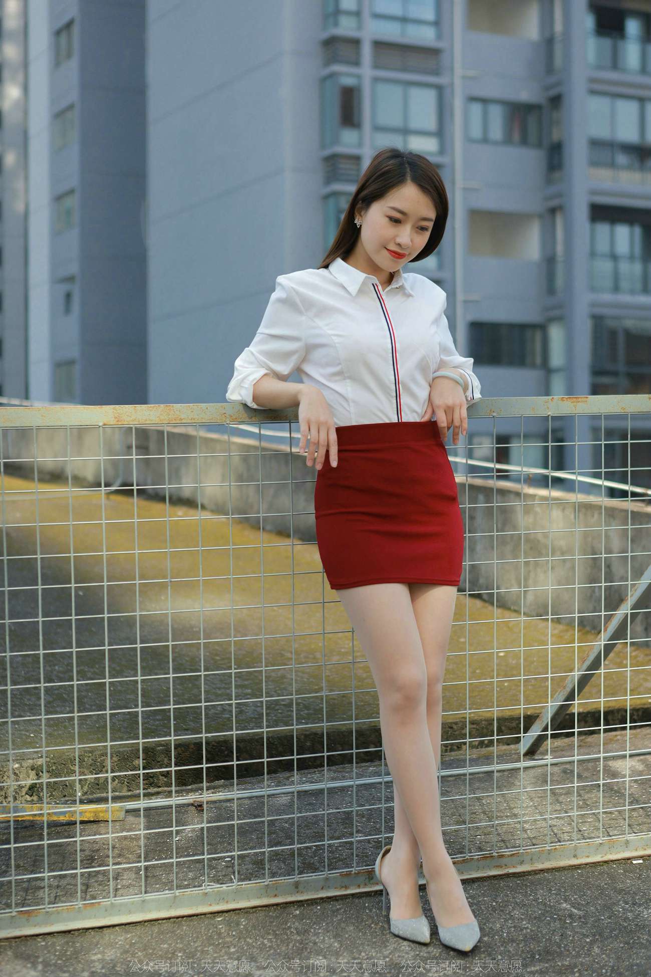 图片[75]-[IESS异思趣向] 2022.02.17 丝享家1006：小婕《性感红色包臀裙》[87P] – 速更版-美库