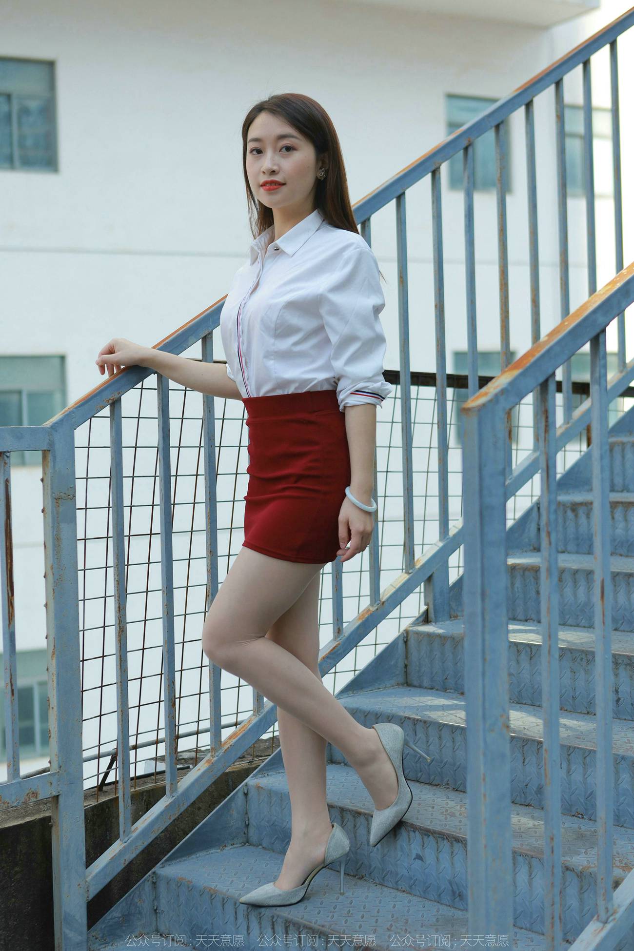 图片[79]-[IESS异思趣向] 2022.02.17 丝享家1006：小婕《性感红色包臀裙》[87P] – 速更版-美库