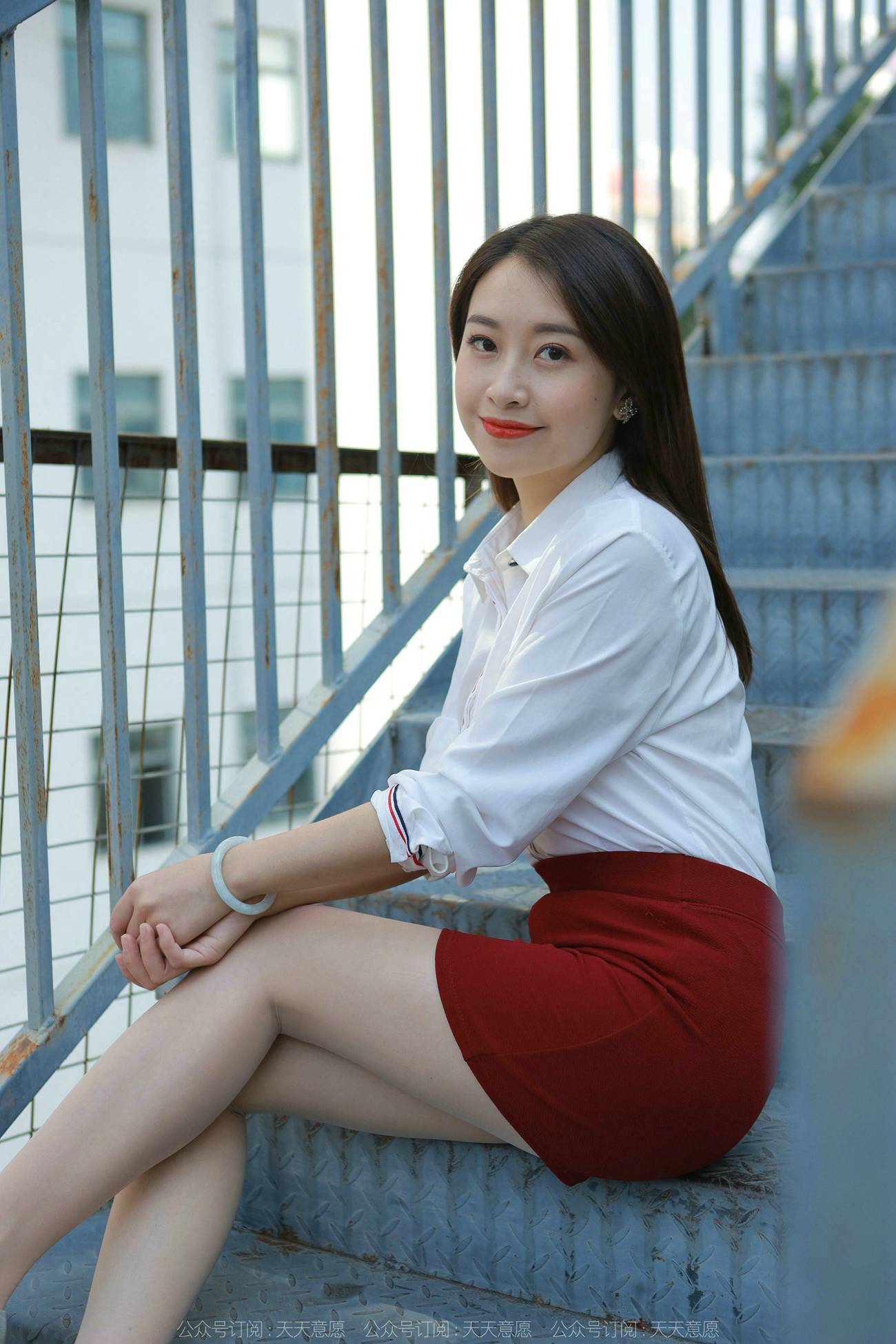 图片[87]-[IESS异思趣向] 2022.02.17 丝享家1006：小婕《性感红色包臀裙》[87P] – 速更版-美库