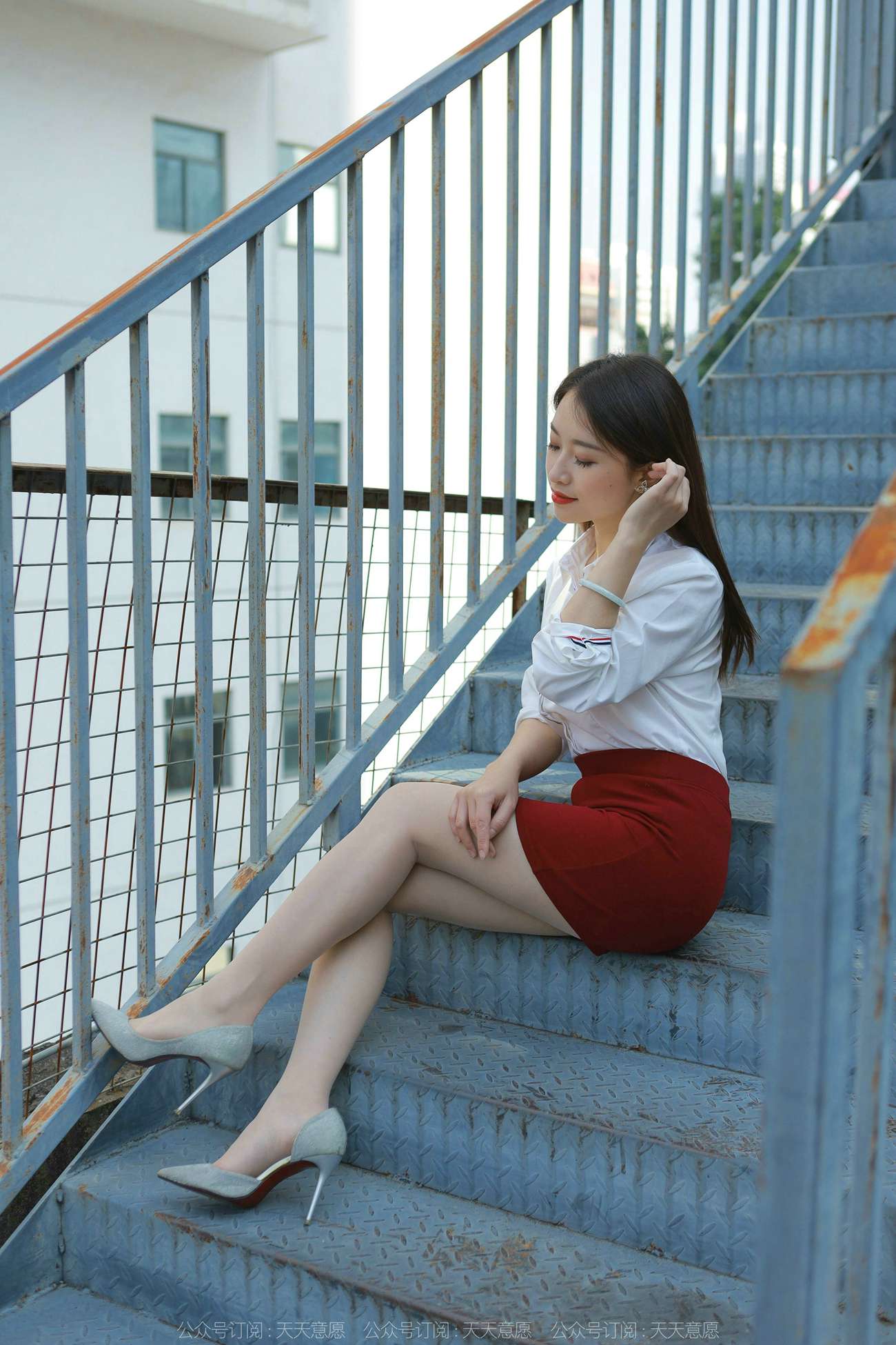 图片[88]-[IESS异思趣向] 2022.02.17 丝享家1006：小婕《性感红色包臀裙》[87P] – 速更版-美库