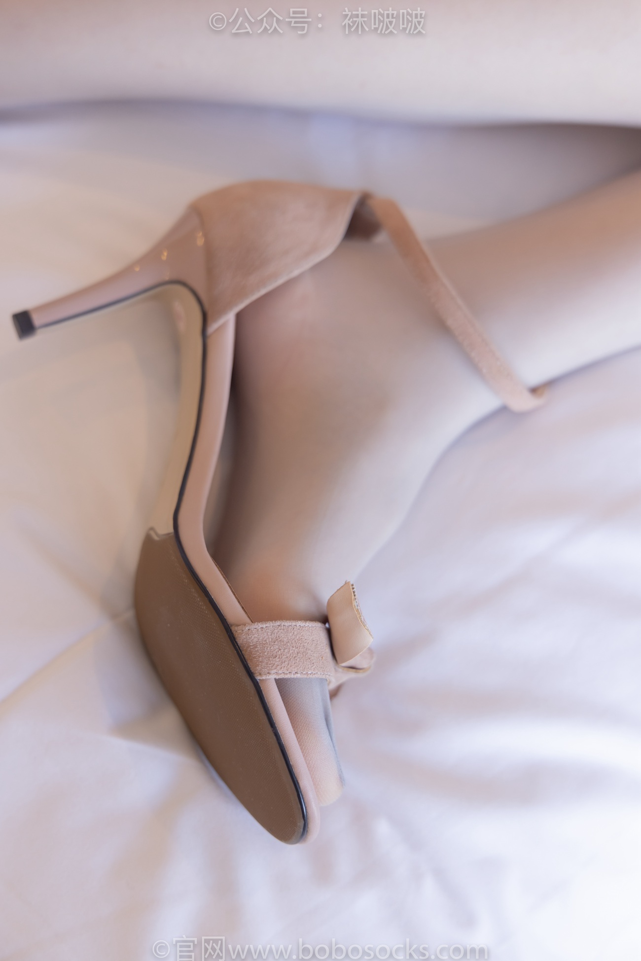 图片[44]-[BoBoSocks袜啵啵]NO.083 稚予-高跟鞋、凉鞋、白丝、裸足涂白色指甲油剧情[140P] – 速更版-美库