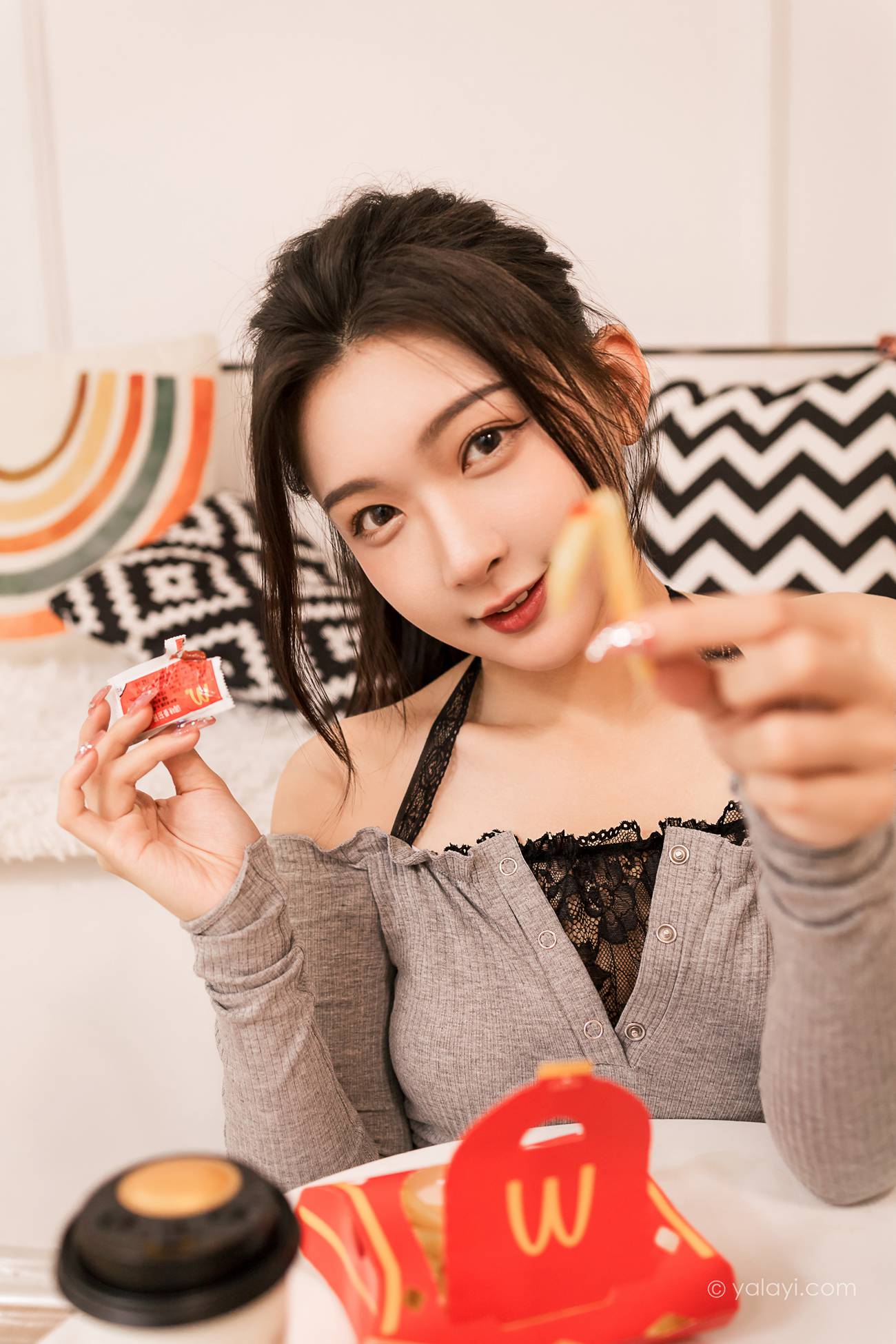 图片[41]-[YALAYI雅拉伊]2022.06.14 NO.943 甜言蜜语 徐小云[41+1P] – 速更版-美库