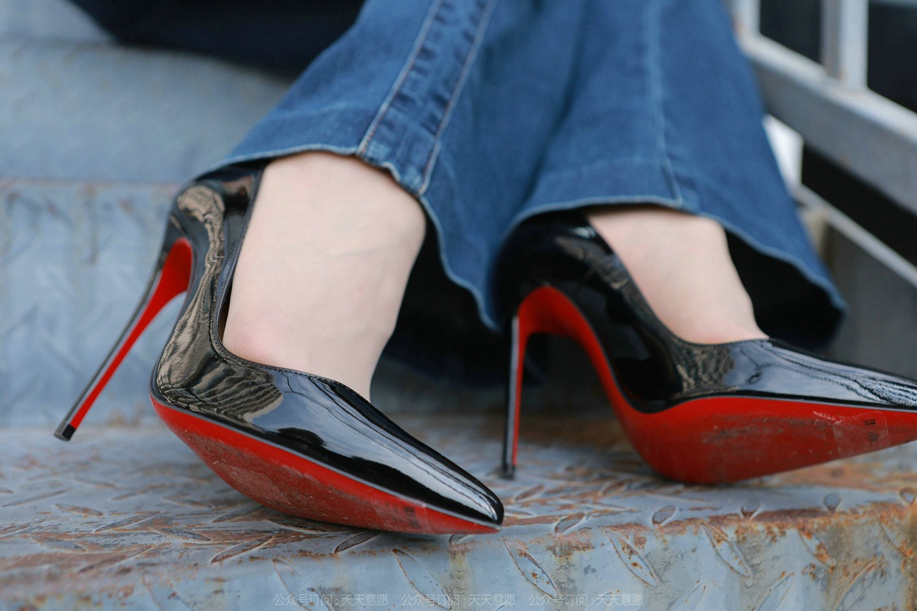 图片[25]-[IESS异思趣向] 2022.02.24 丝享家1011：佳爷《红底高跟库里丝》[92P] – 速更版-美库