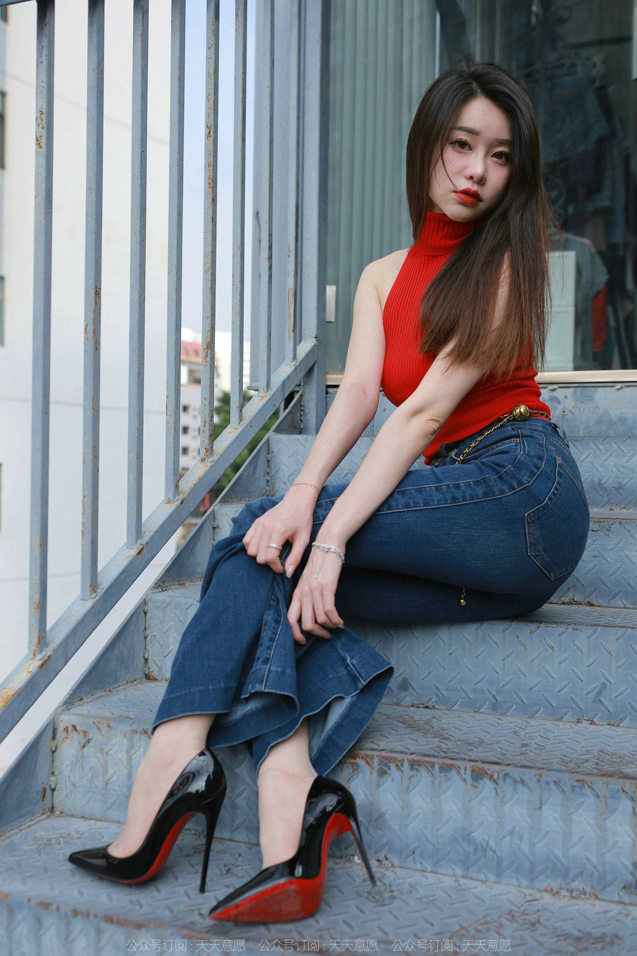 图片[35]-[IESS异思趣向] 2022.02.24 丝享家1011：佳爷《红底高跟库里丝》[92P] – 速更版-美库