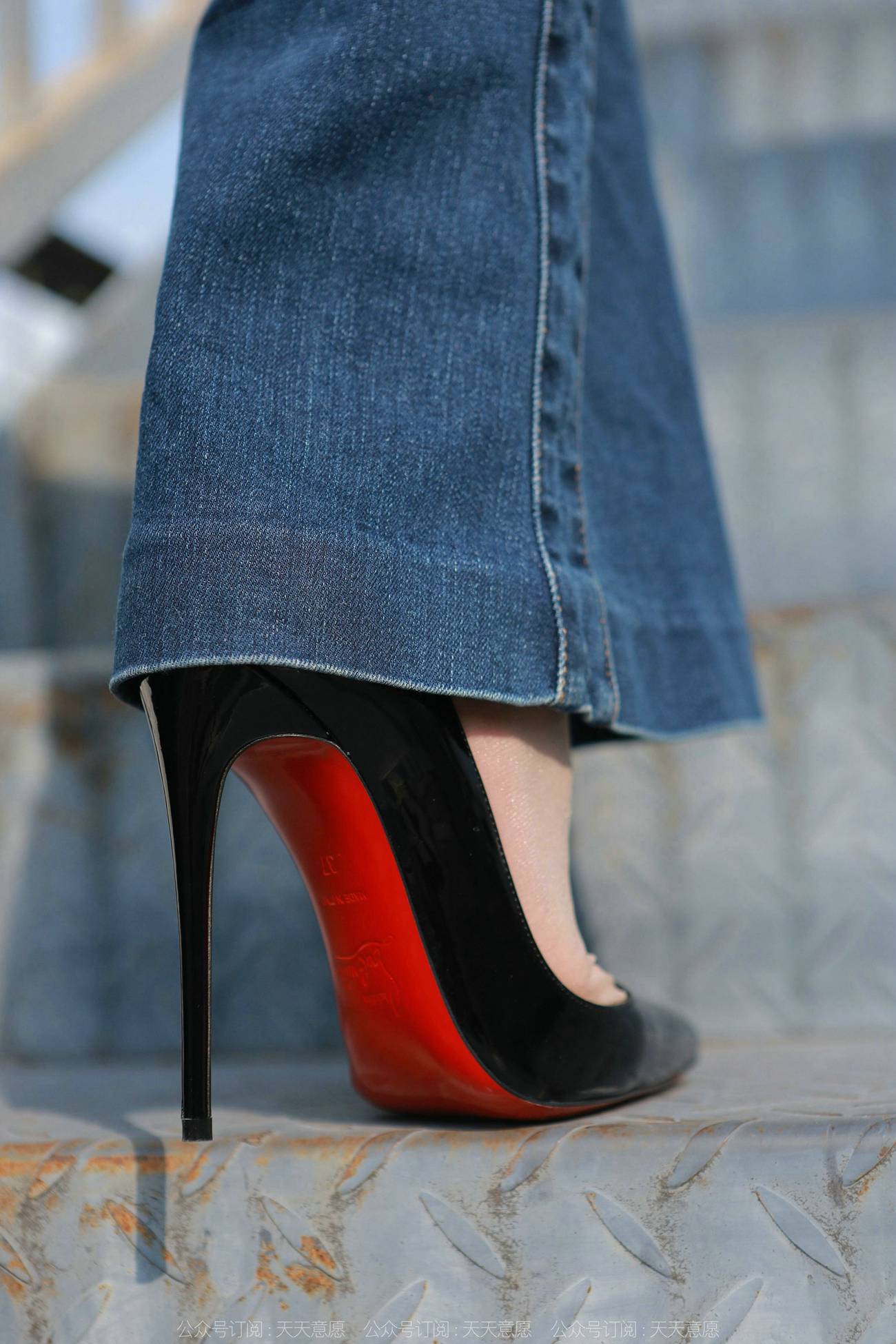 图片[53]-[IESS异思趣向] 2022.02.24 丝享家1011：佳爷《红底高跟库里丝》[92P] – 速更版-美库