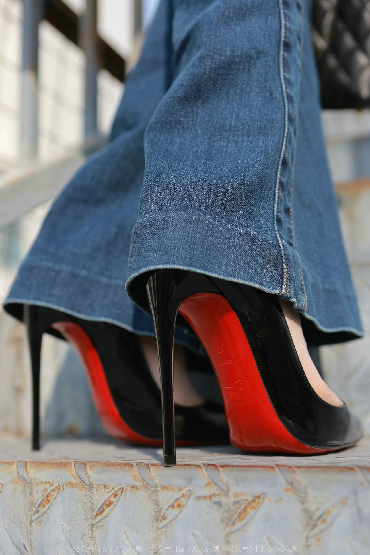 图片[54]-[IESS异思趣向] 2022.02.24 丝享家1011：佳爷《红底高跟库里丝》[92P] – 速更版-美库