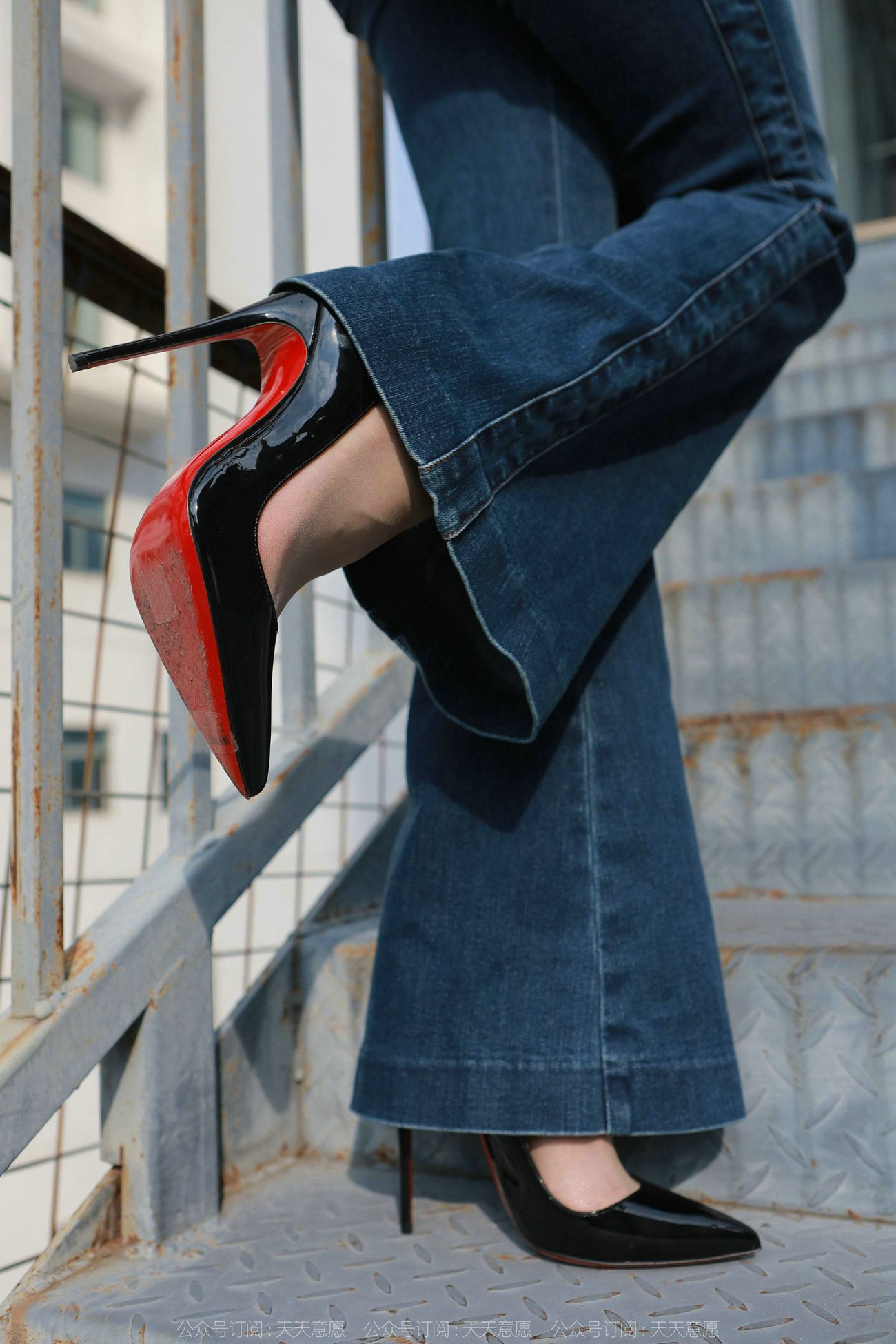 图片[58]-[IESS异思趣向] 2022.02.24 丝享家1011：佳爷《红底高跟库里丝》[92P] – 速更版-美库