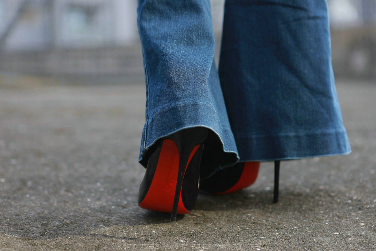 图片[59]-[IESS异思趣向] 2022.02.24 丝享家1011：佳爷《红底高跟库里丝》[92P] – 速更版-美库