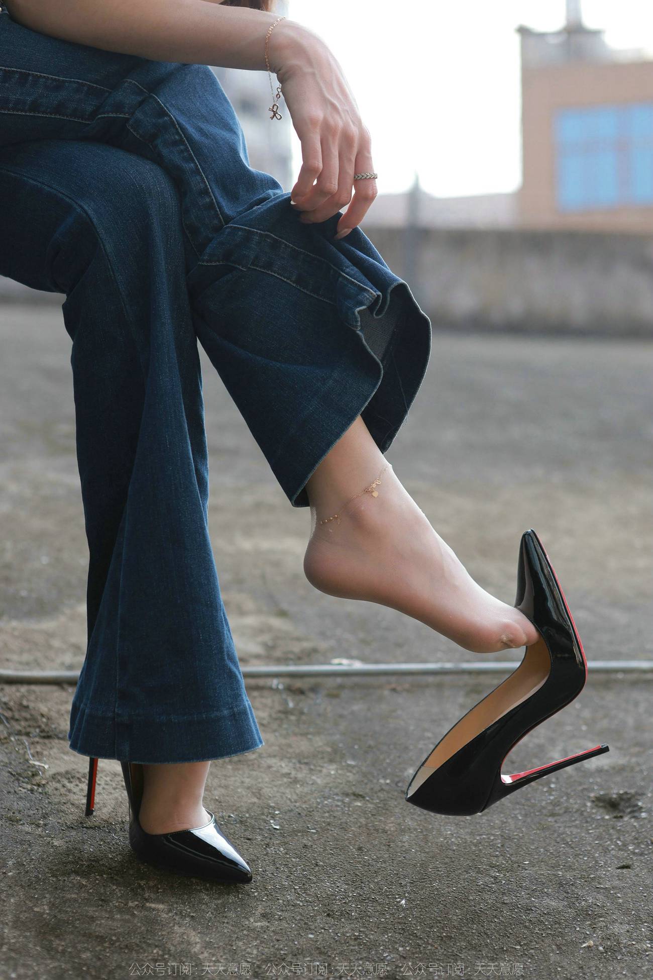 图片[79]-[IESS异思趣向] 2022.02.24 丝享家1011：佳爷《红底高跟库里丝》[92P] – 速更版-美库