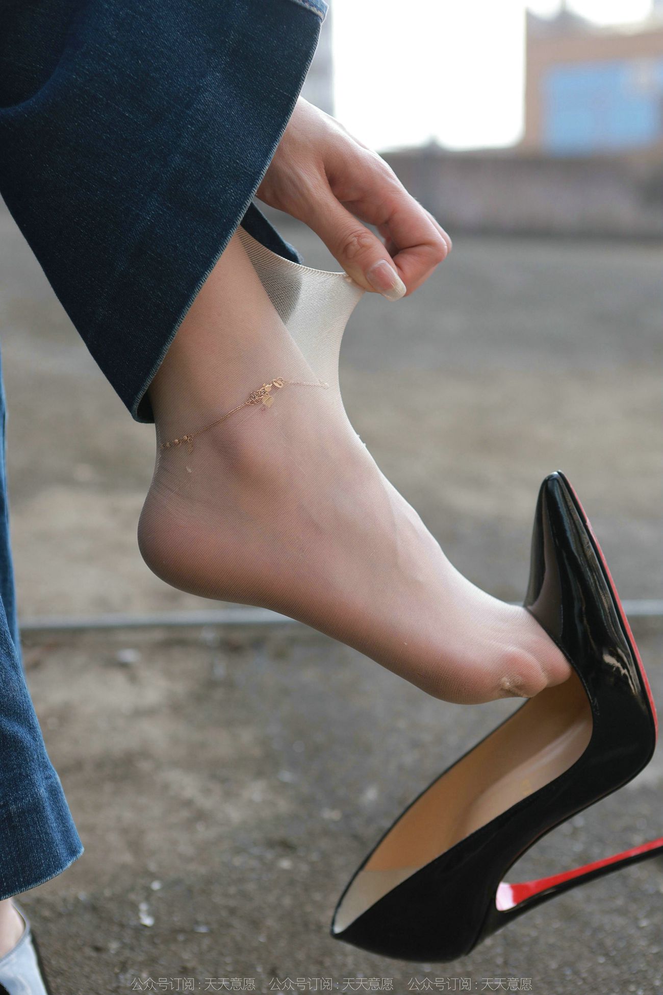 图片[81]-[IESS异思趣向] 2022.02.24 丝享家1011：佳爷《红底高跟库里丝》[92P] – 速更版-美库