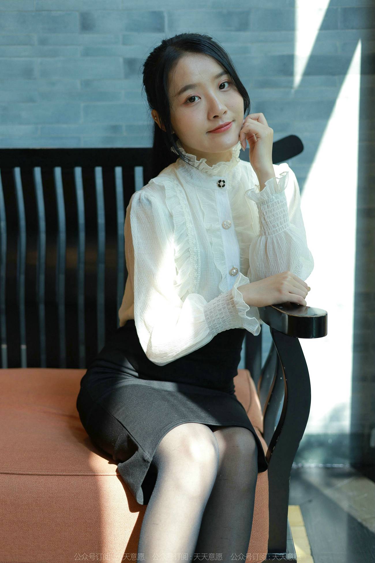 图片[15]-[IESS异思趣向] 2022.03.02 丝享家1017：婉萍《黑丝咖啡》[90P] – 速更版-美库