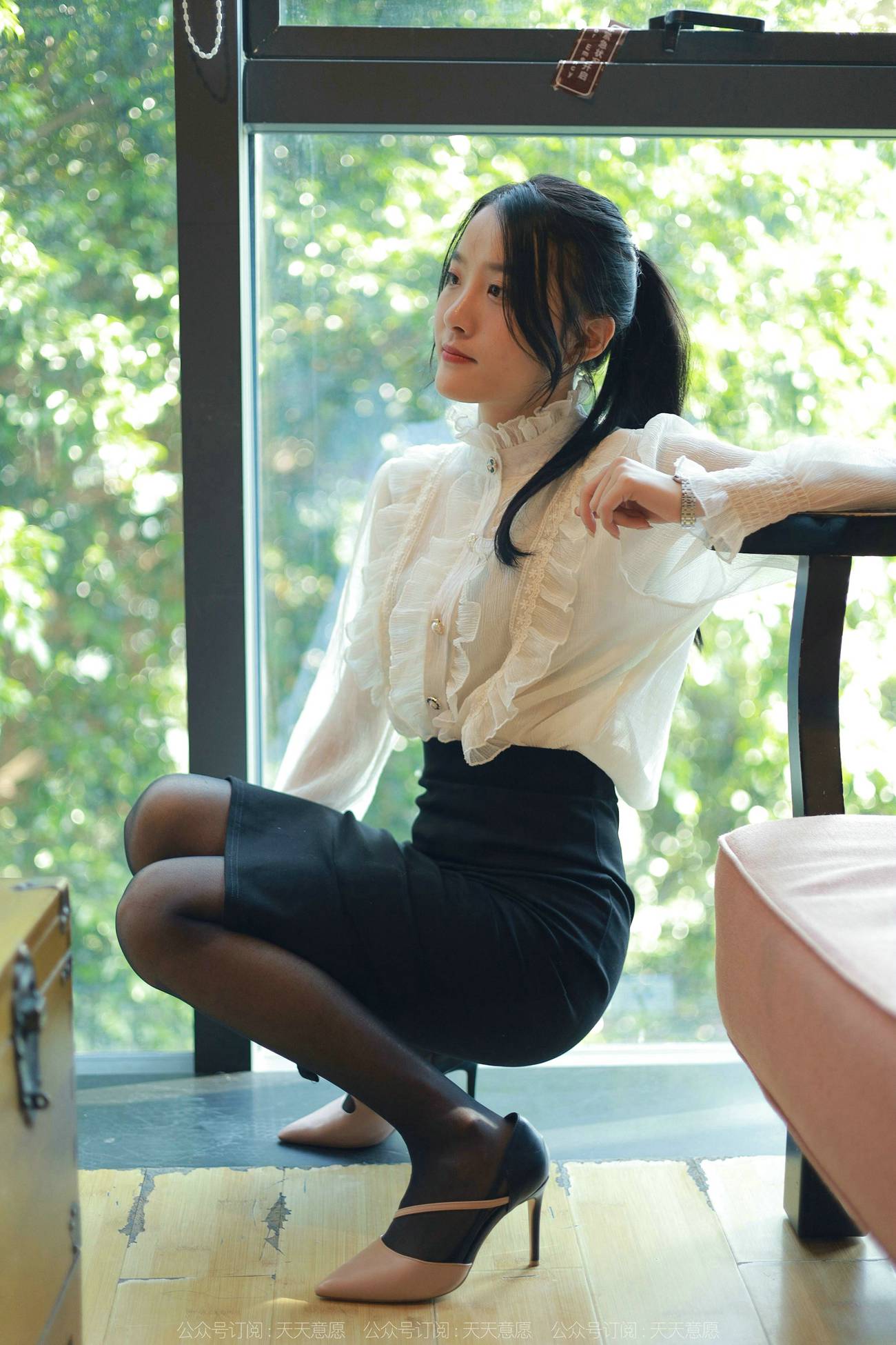 图片[73]-[IESS异思趣向] 2022.03.02 丝享家1017：婉萍《黑丝咖啡》[90P] – 速更版-美库