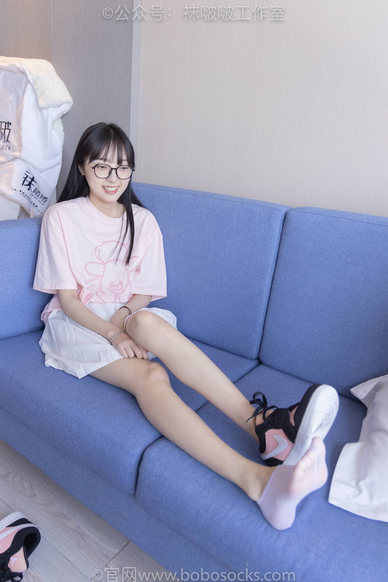 图片[17]-[BoBoSocks袜啵啵]NO.091 稚予-板鞋、淡粉色船袜、黑色船袜、裸足[148P] – 速更版-美库