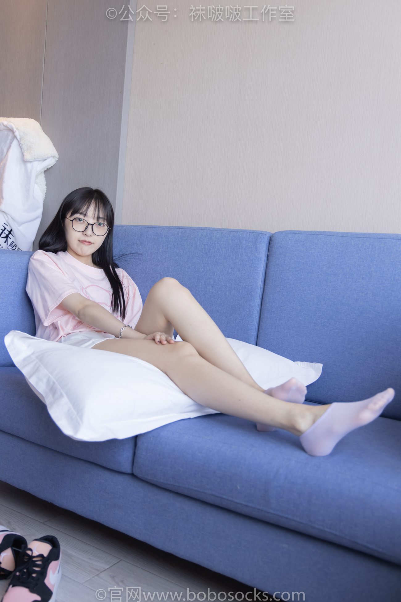 图片[28]-[BoBoSocks袜啵啵]NO.091 稚予-板鞋、淡粉色船袜、黑色船袜、裸足[148P] – 速更版-美库