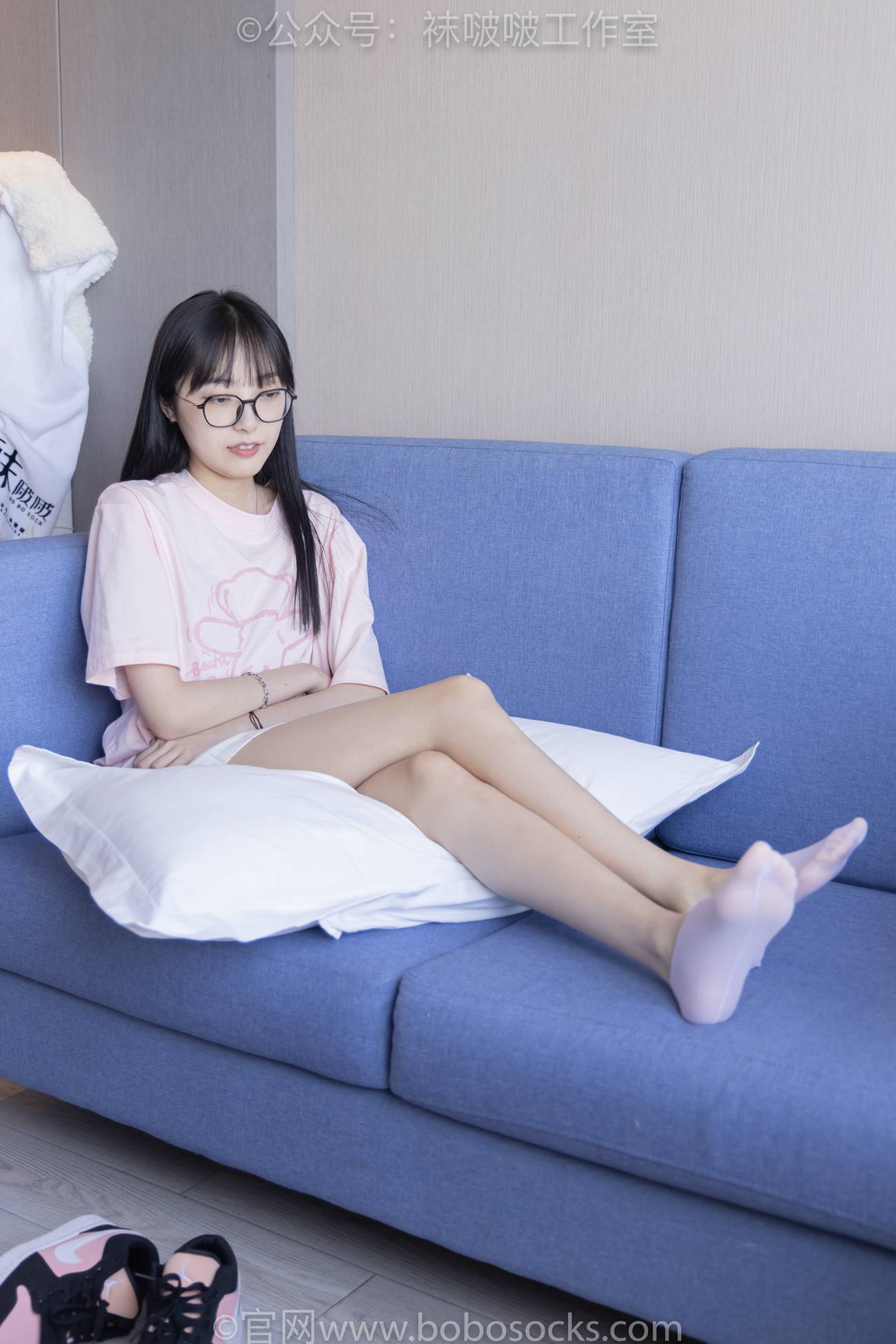 图片[27]-[BoBoSocks袜啵啵]NO.091 稚予-板鞋、淡粉色船袜、黑色船袜、裸足[148P] – 速更版-美库