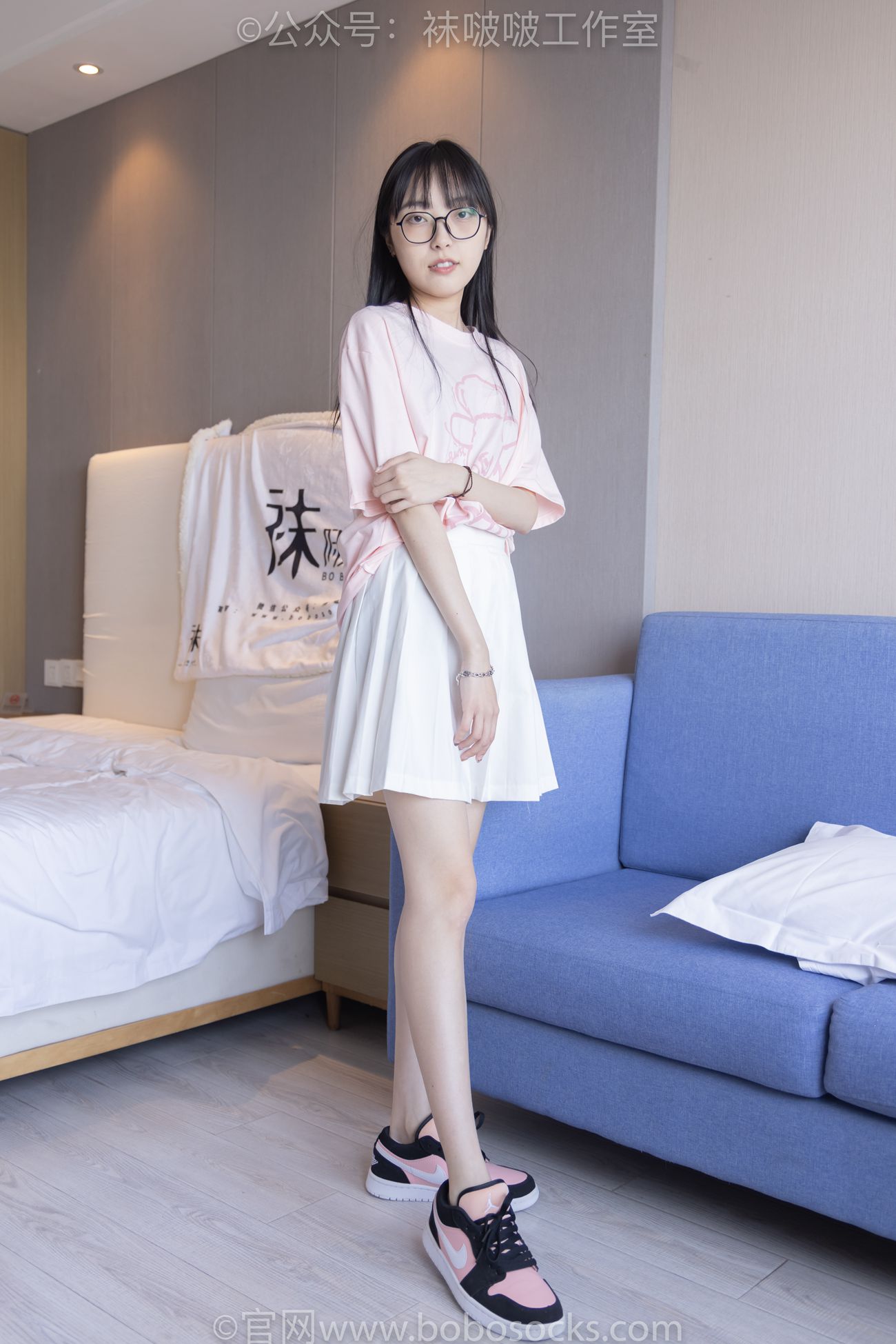 图片[146]-[BoBoSocks袜啵啵]NO.091 稚予-板鞋、淡粉色船袜、黑色船袜、裸足[148P] – 速更版-美库