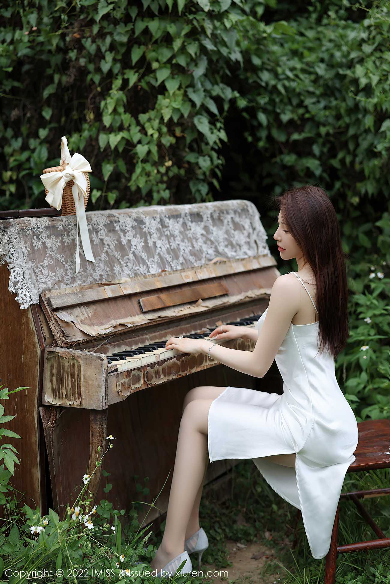 图片[17]-[IMISS爱蜜社] 2022.05.17 VOL.682 Lynn刘奕宁 户外美腿[25P] – 速更版-美库