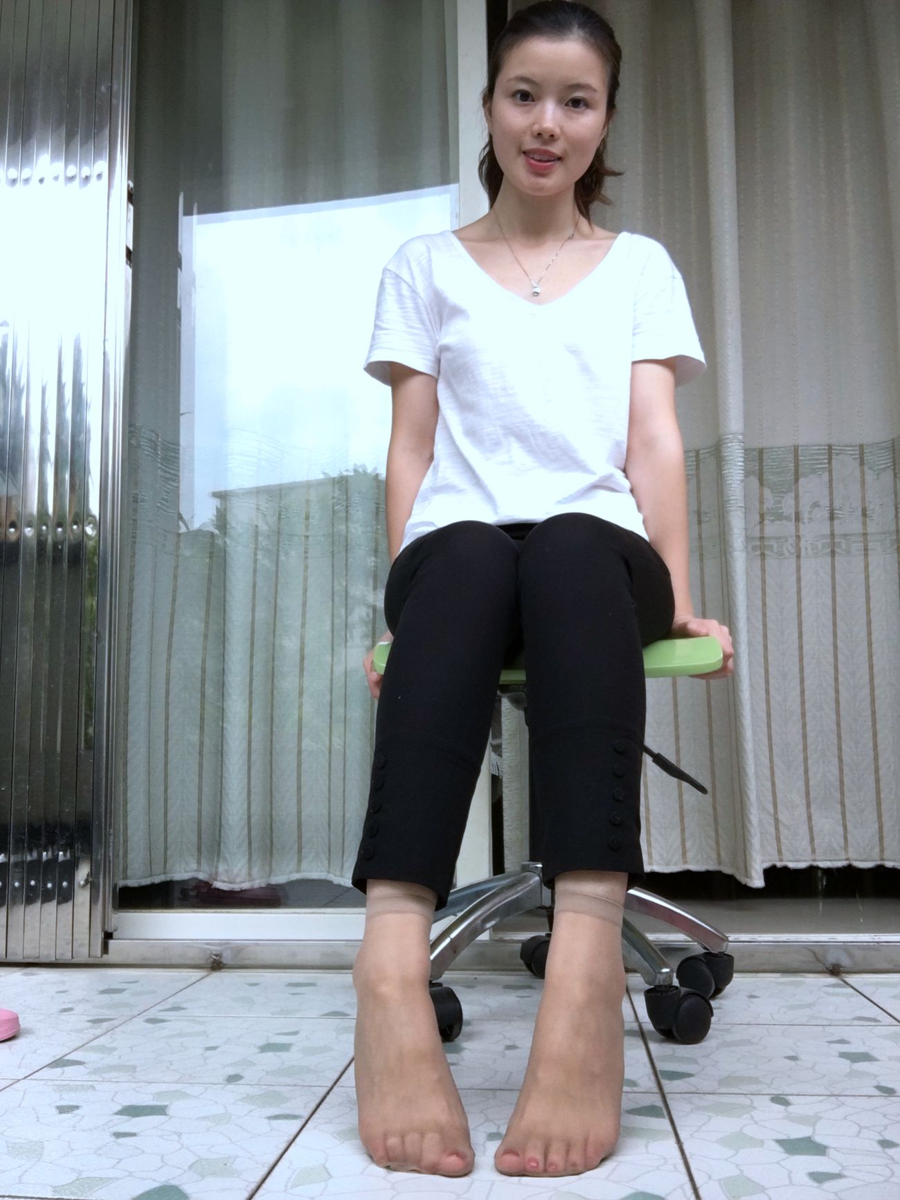 图片[28]-学妹校园寝室短丝系列042 夏丽[237P] – 速更版-美库