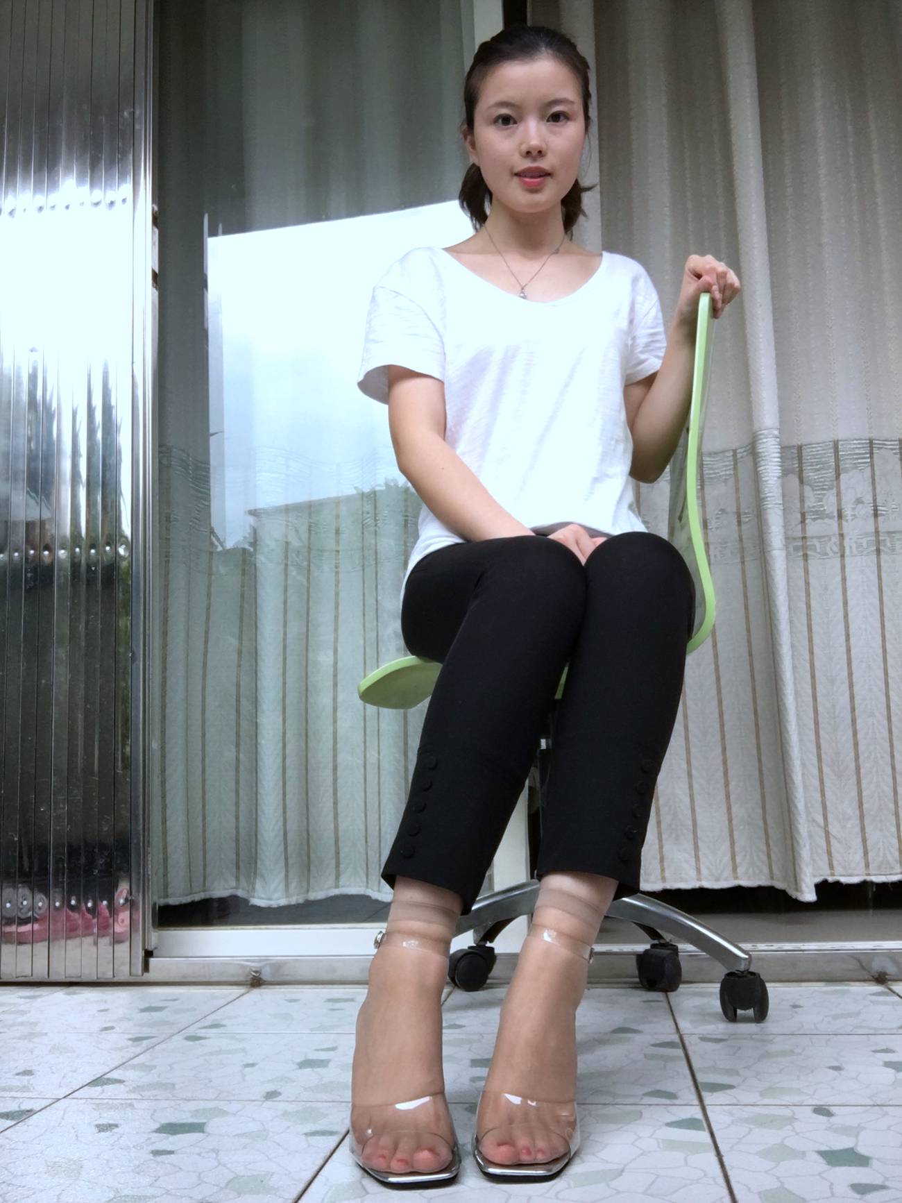 图片[32]-学妹校园寝室短丝系列042 夏丽[237P] – 速更版-美库