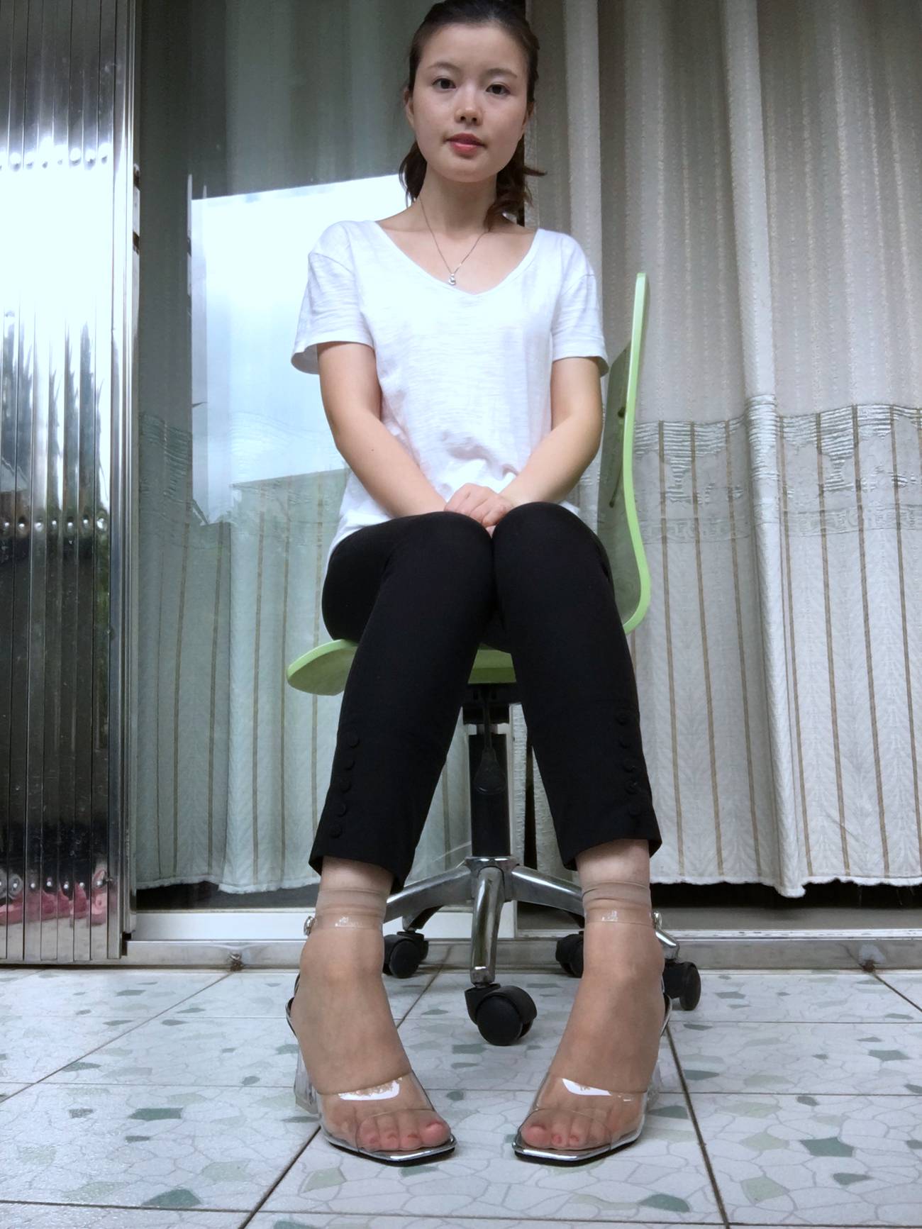 图片[33]-学妹校园寝室短丝系列042 夏丽[237P] – 速更版-美库