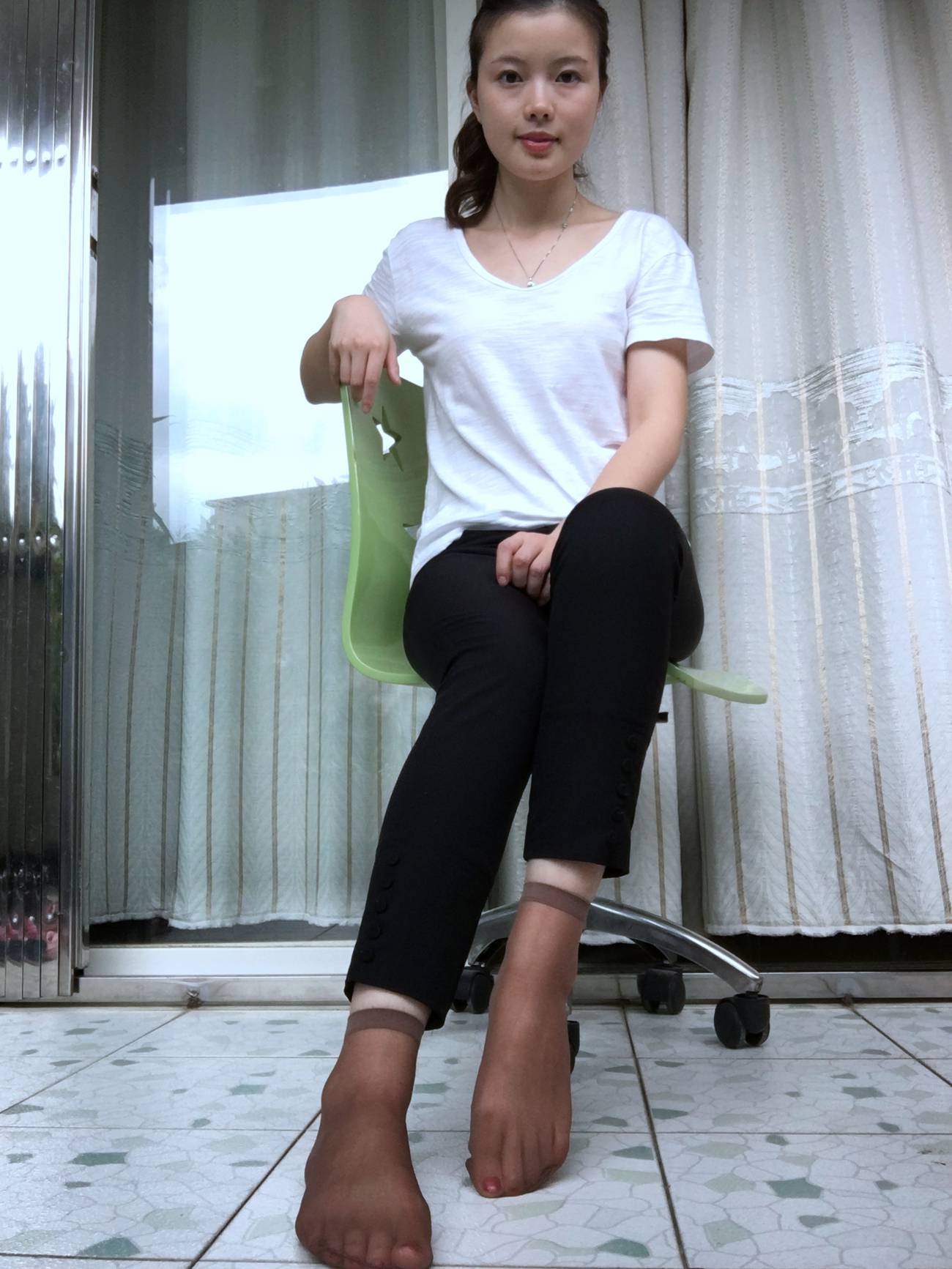 图片[37]-学妹校园寝室短丝系列042 夏丽[237P] – 速更版-美库