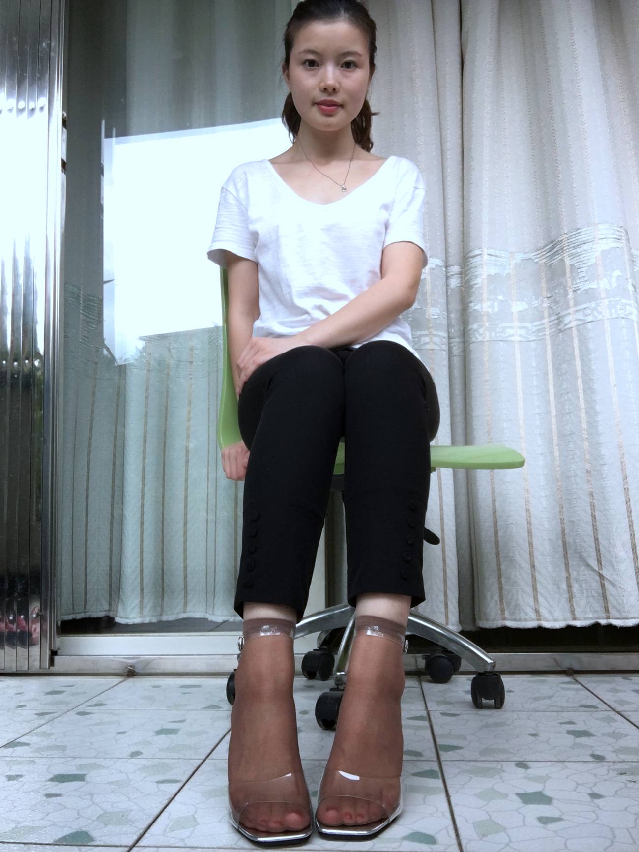 图片[43]-学妹校园寝室短丝系列042 夏丽[237P] – 速更版-美库