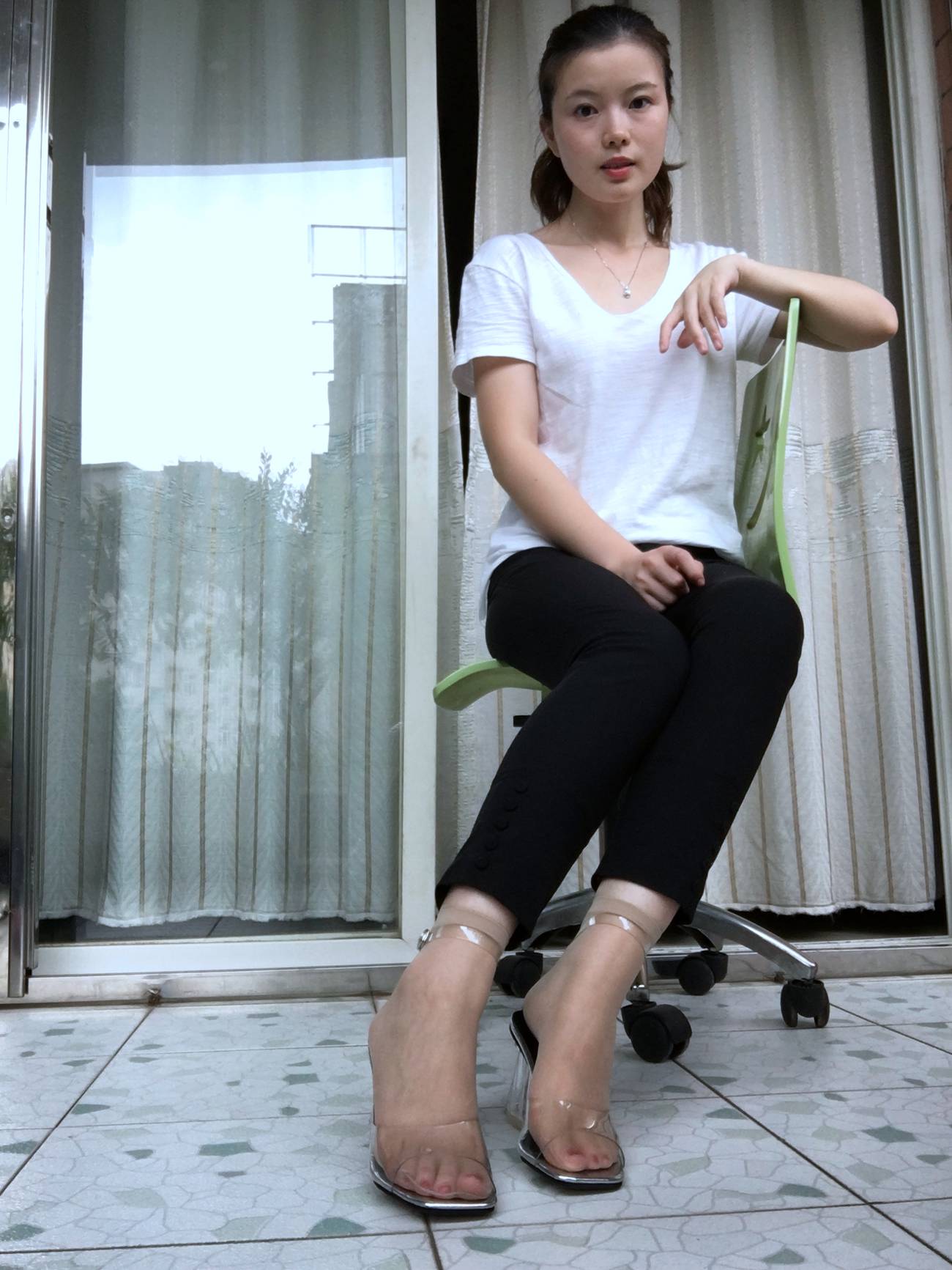 图片[50]-学妹校园寝室短丝系列042 夏丽[237P] – 速更版-美库