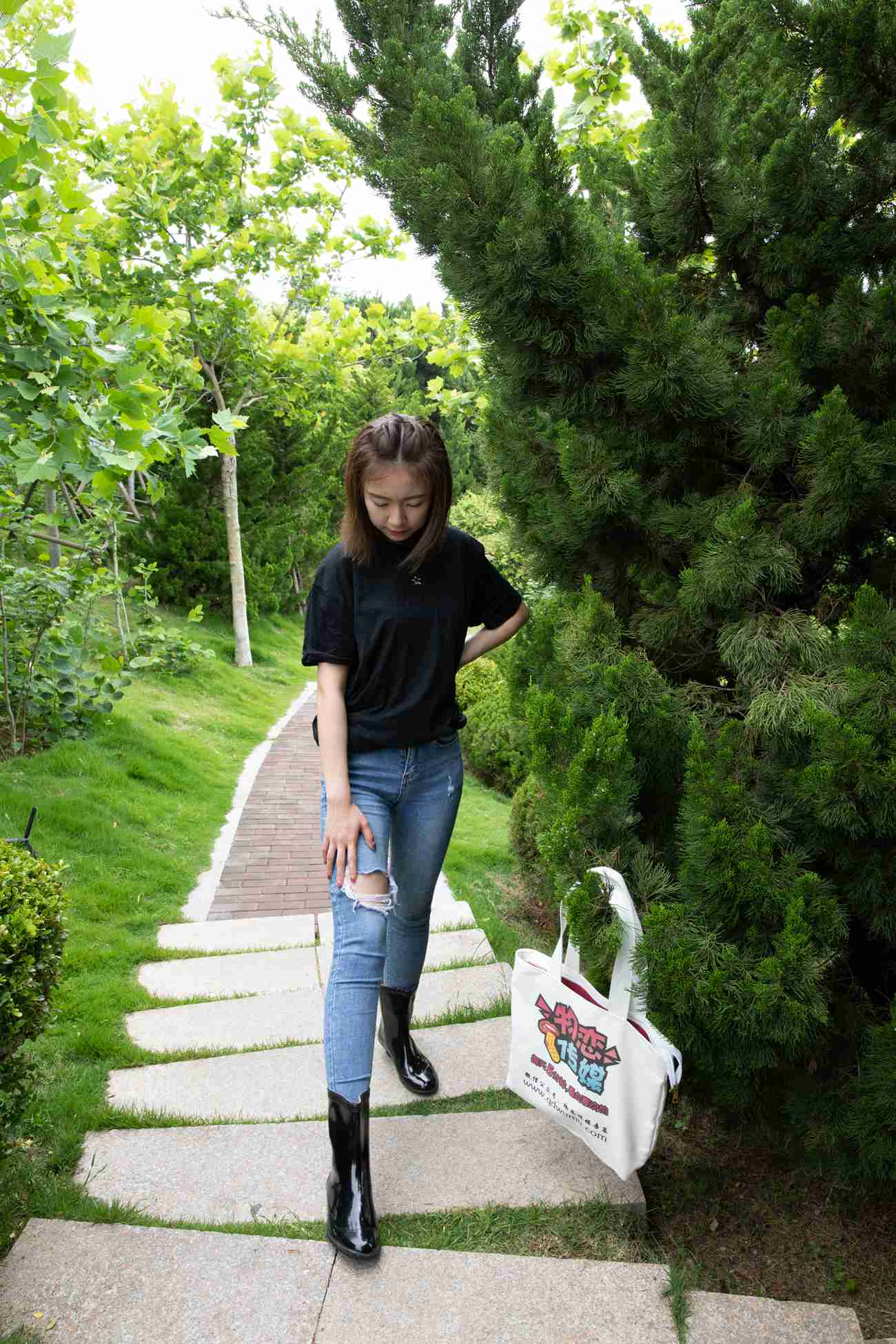 图片[146]-物恋传媒 No.430 婷婷-花园少女 [148P] – 速更版-美库