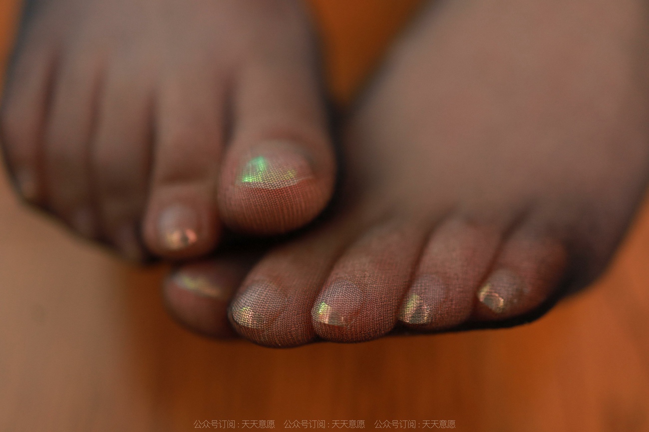 图片[25]-[IESS异思趣向]2022.03.13 丝享家1027：婉萍《黑丝弹琴》[81P] – 速更版-美库