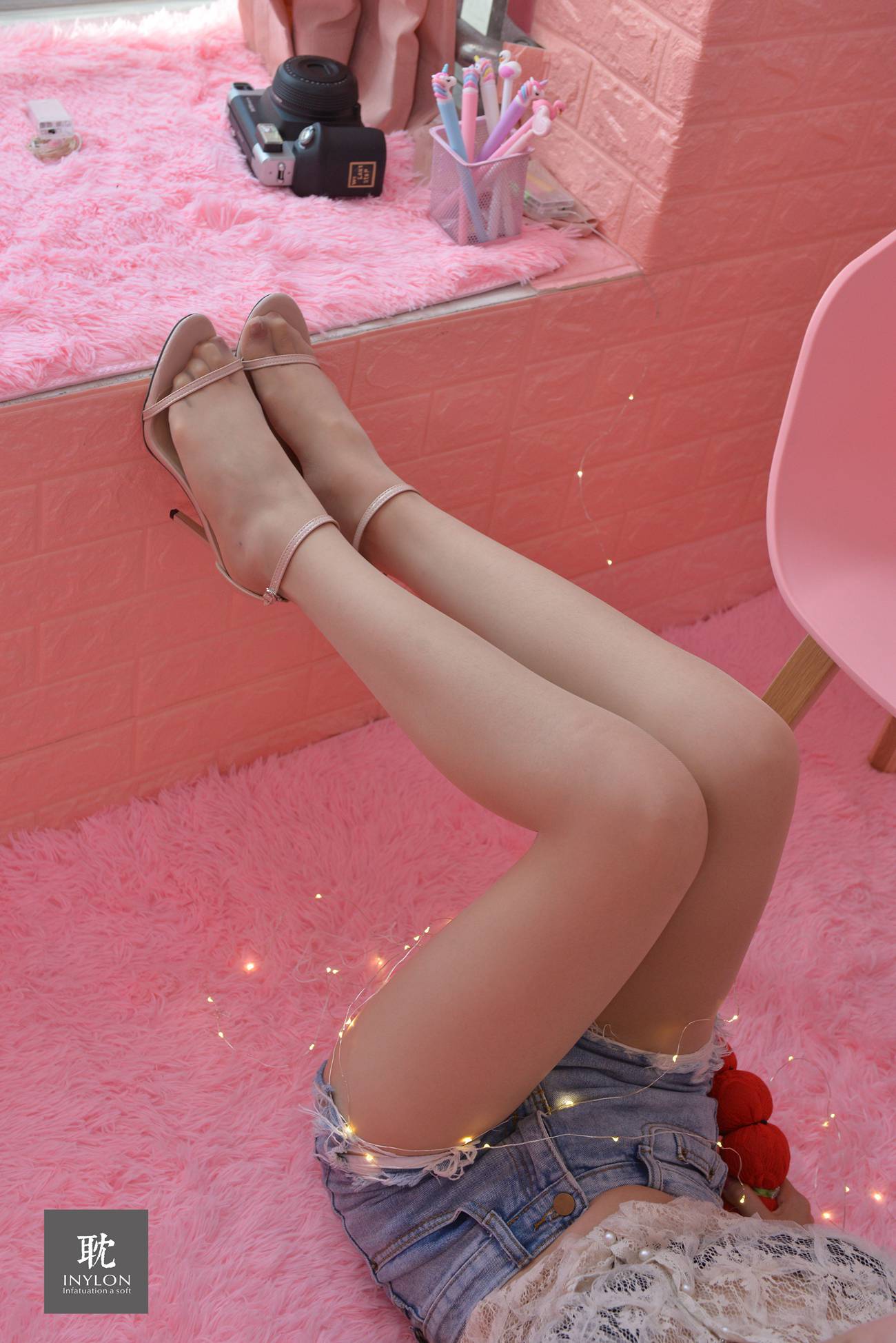 图片[29]-[IESS异思趣向] 普惠集 234 九妹 快乐的丝袜 [73P] – 速更版-美库