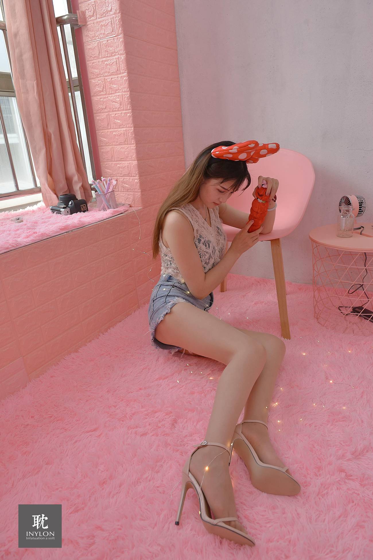 图片[41]-[IESS异思趣向] 普惠集 234 九妹 快乐的丝袜 [73P] – 速更版-美库