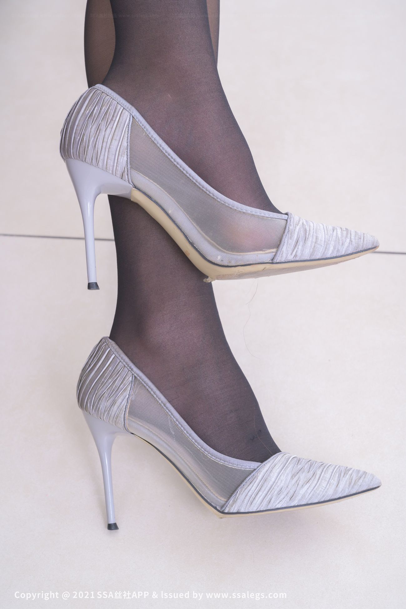 图片[28]-[SSA丝社]超清写真 NO.718 模特素人的浪莎黑丝袜美足（上）[119P] – 速更版-美库