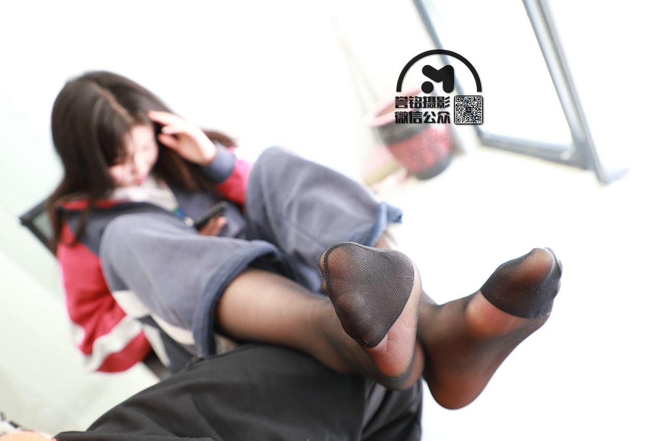 图片[27]-[誉铭传媒]袜足摄影 2021年 第十三期挠脚作品[35P] – 速更版-美库