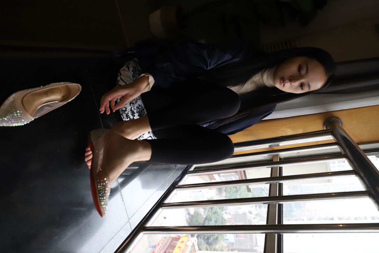 图片[31]-大西瓜爱牙膏-2018 12月活动 模特1（一） 裸足 [85P] – 速更版-美库