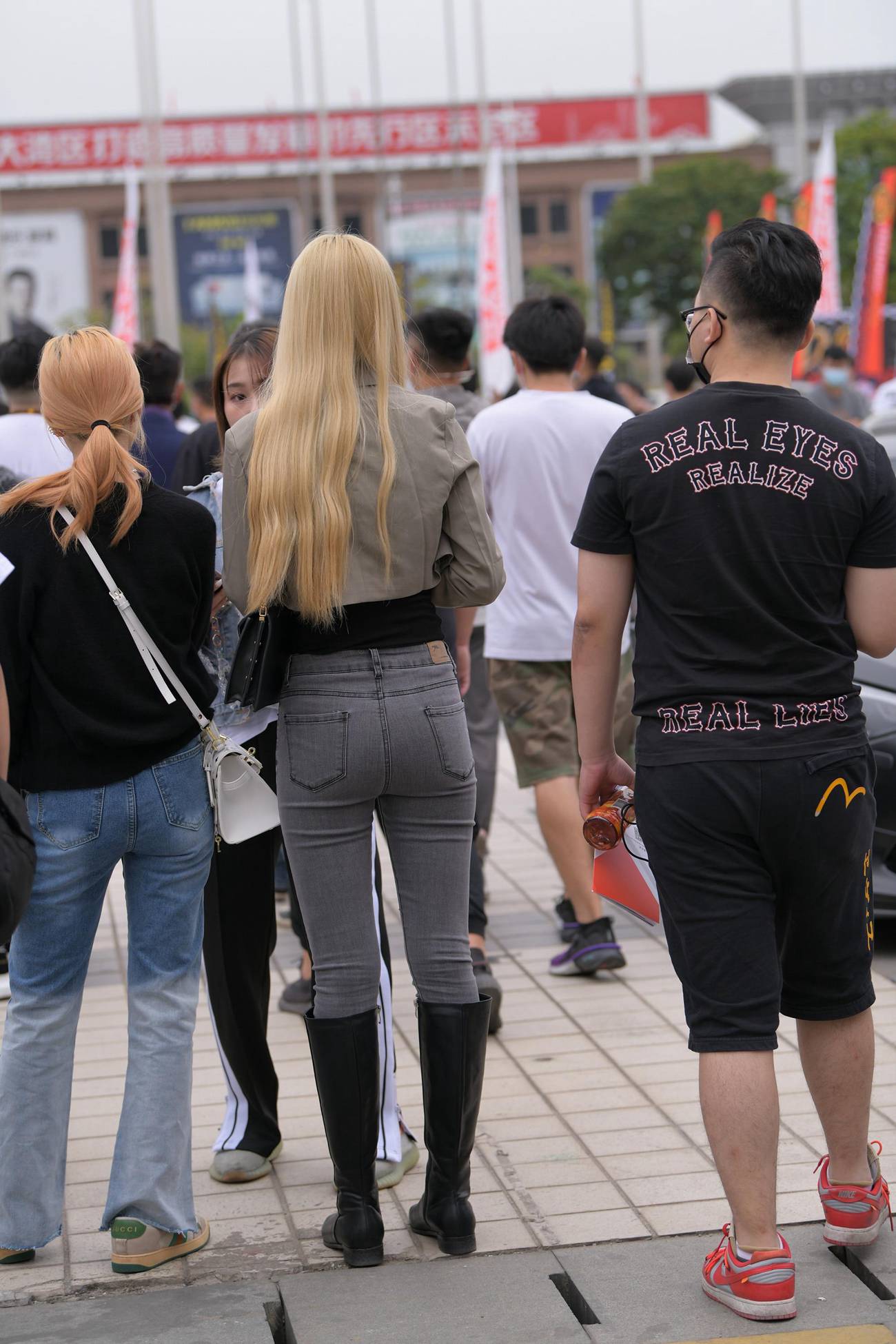唯美街拍 NO.826 秋意de长腿紧牛小姐姐 [103P] - 速更版-绅士图