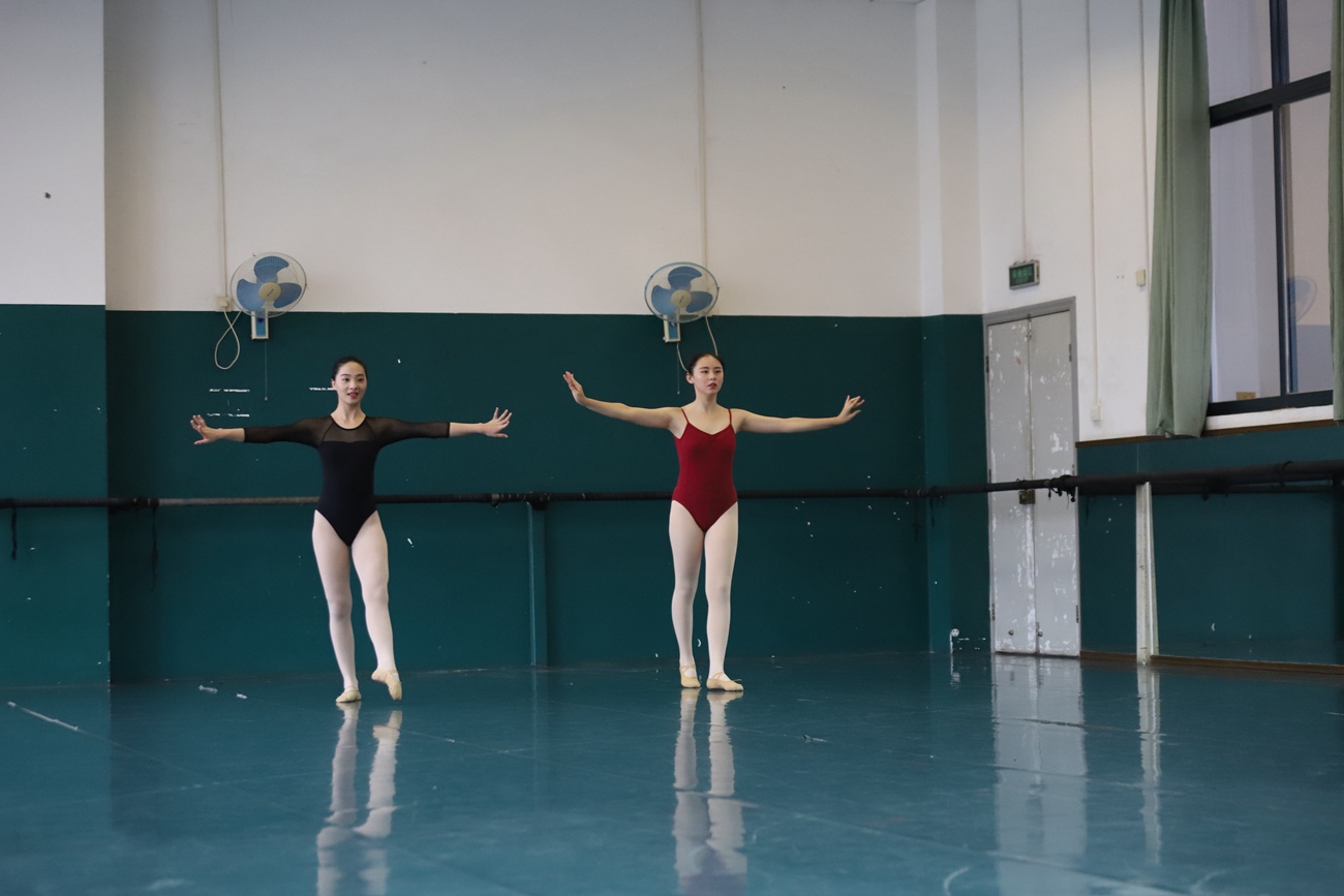 图片[140]-大西瓜爱牙膏-2018 12月活动 模特2（二） 体操服（1） [140P] – 速更版-美库