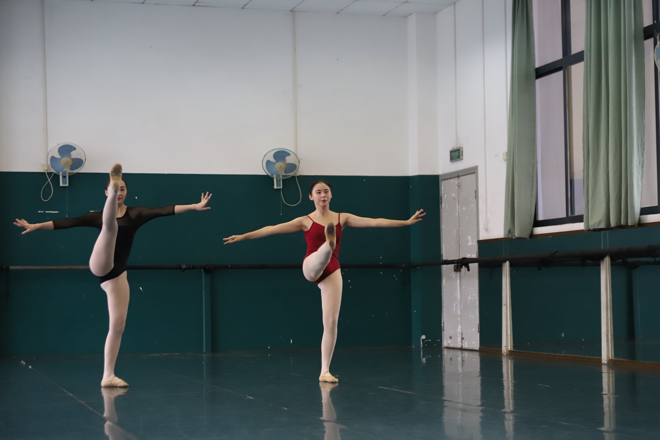 图片[141]-大西瓜爱牙膏-2018 12月活动 模特2（二） 体操服（1） [140P] – 速更版-美库