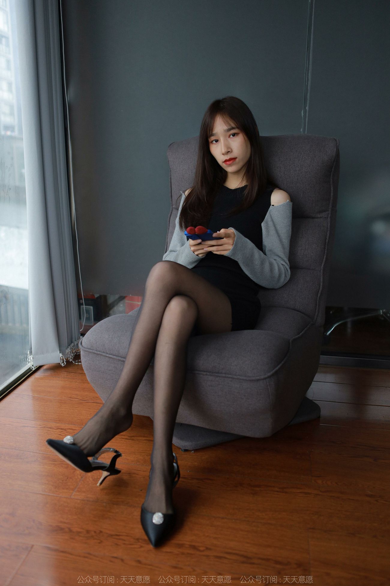 图片[23]-[IESS异思趣向]2022.03.26 丝享家1040：美子《沙发上的黑丝》[97P] – 速更版-美库