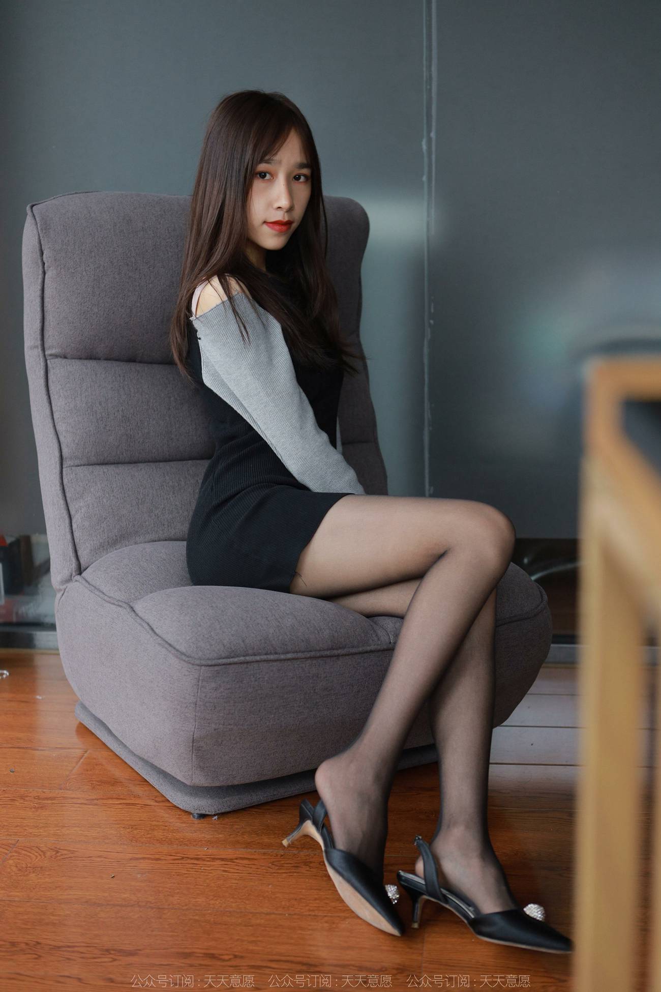 图片[41]-[IESS异思趣向]2022.03.26 丝享家1040：美子《沙发上的黑丝》[97P] – 速更版-美库