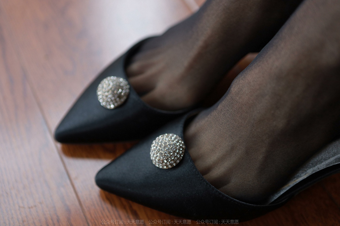 图片[67]-[IESS异思趣向]2022.03.26 丝享家1040：美子《沙发上的黑丝》[97P] – 速更版-美库