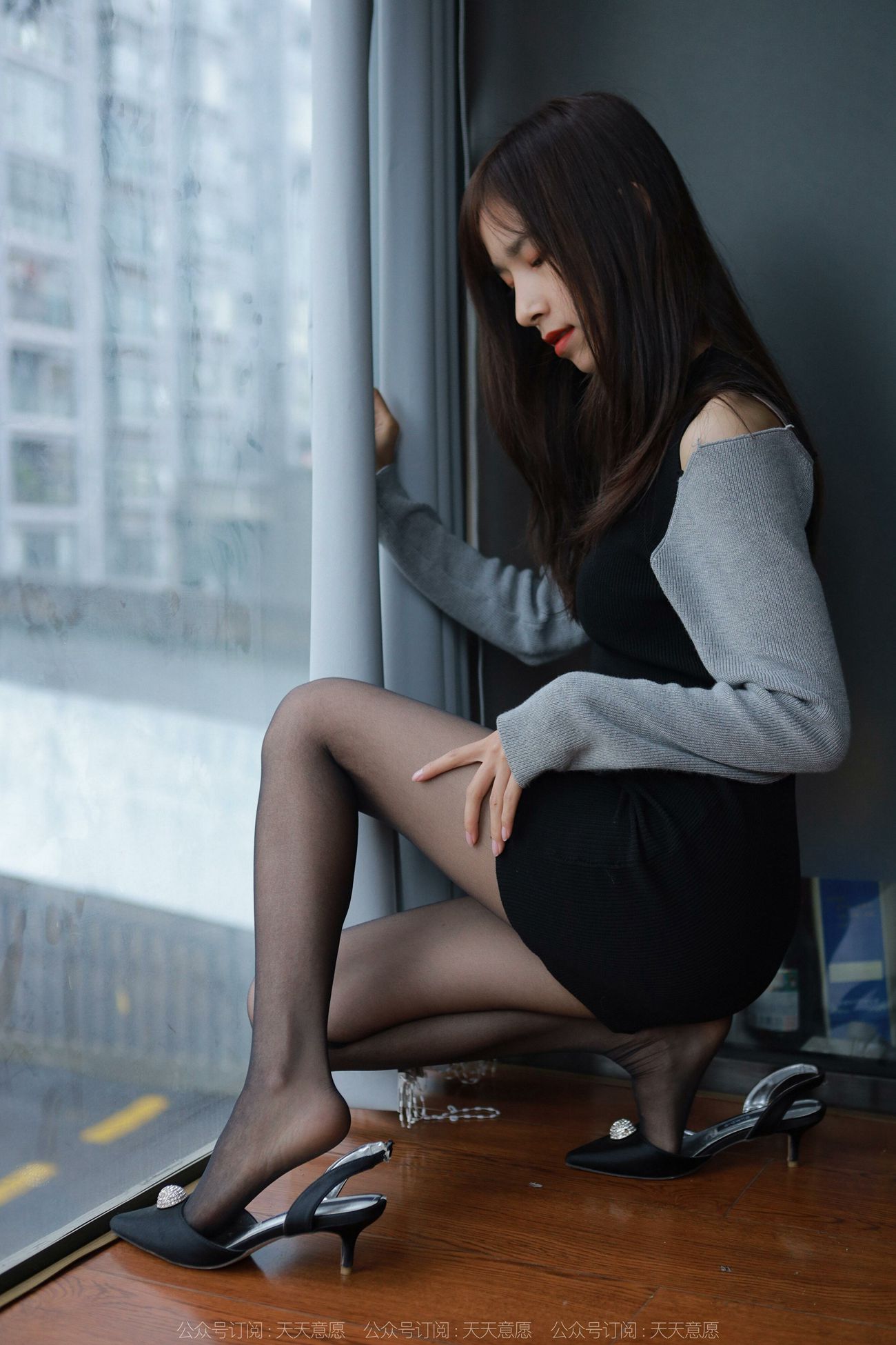 图片[69]-[IESS异思趣向]2022.03.26 丝享家1040：美子《沙发上的黑丝》[97P] – 速更版-美库