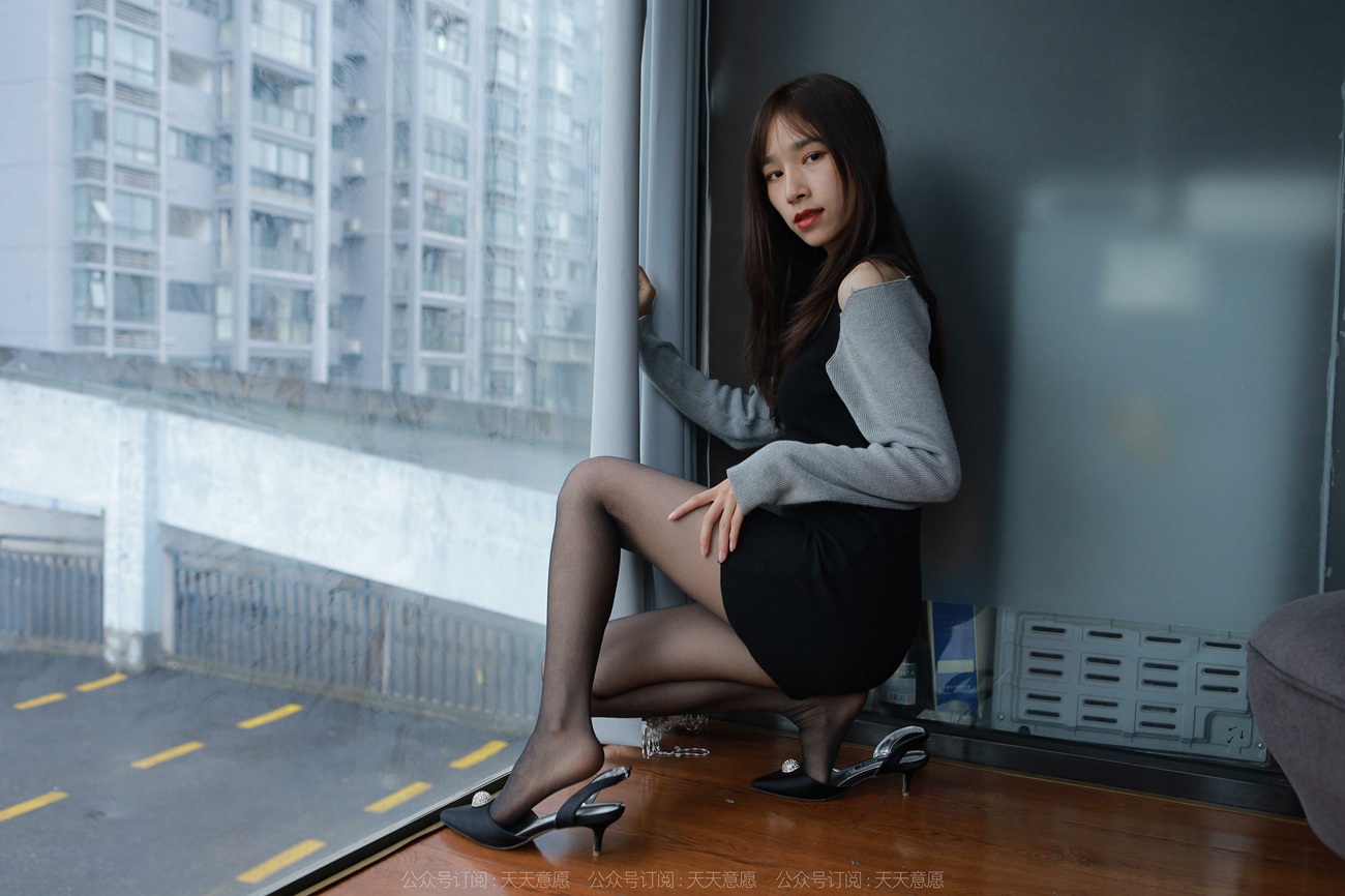 图片[70]-[IESS异思趣向]2022.03.26 丝享家1040：美子《沙发上的黑丝》[97P] – 速更版-美库