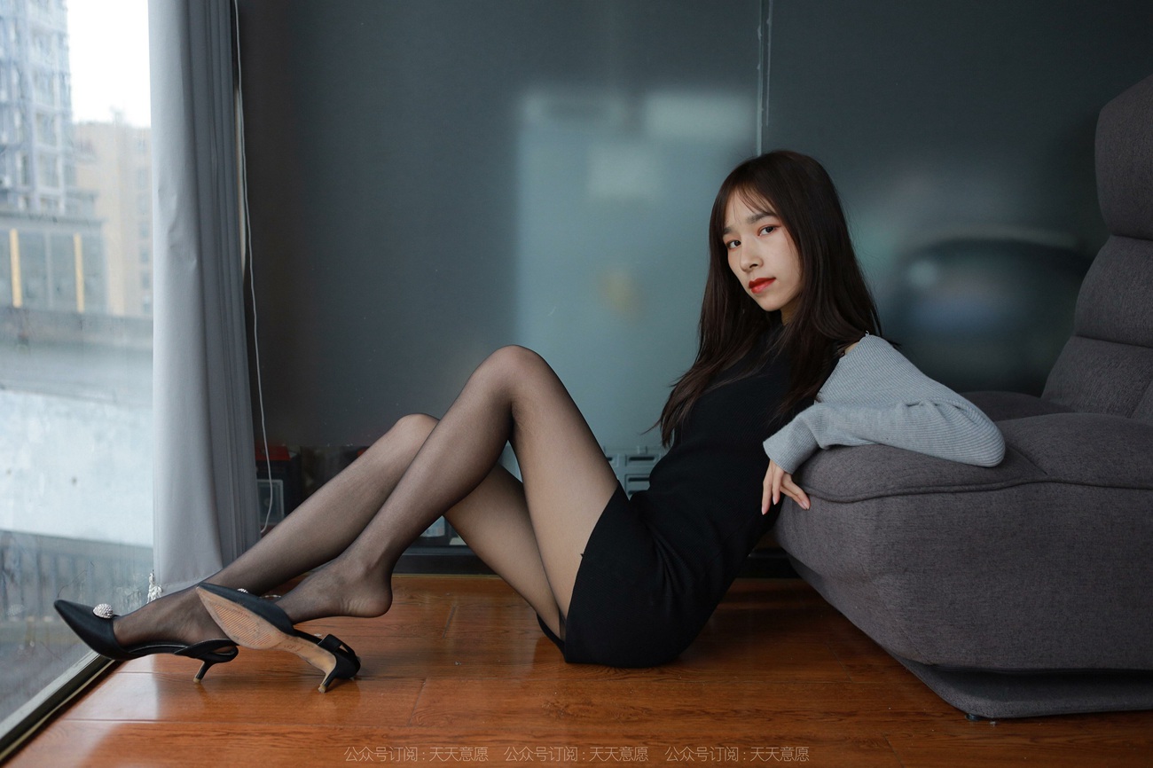 图片[75]-[IESS异思趣向]2022.03.26 丝享家1040：美子《沙发上的黑丝》[97P] – 速更版-美库