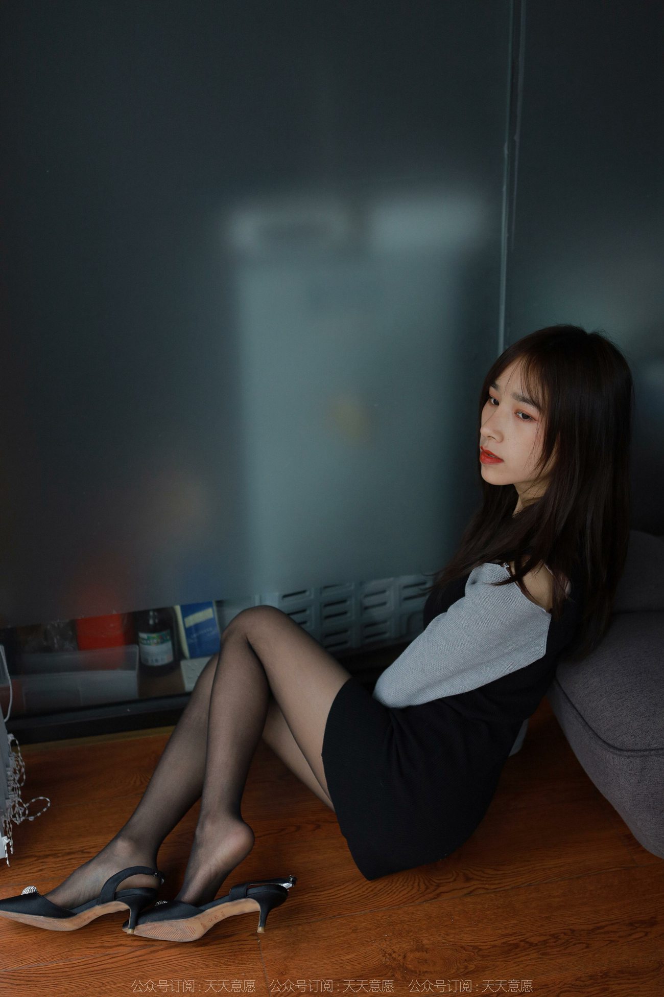 图片[81]-[IESS异思趣向]2022.03.26 丝享家1040：美子《沙发上的黑丝》[97P] – 速更版-美库