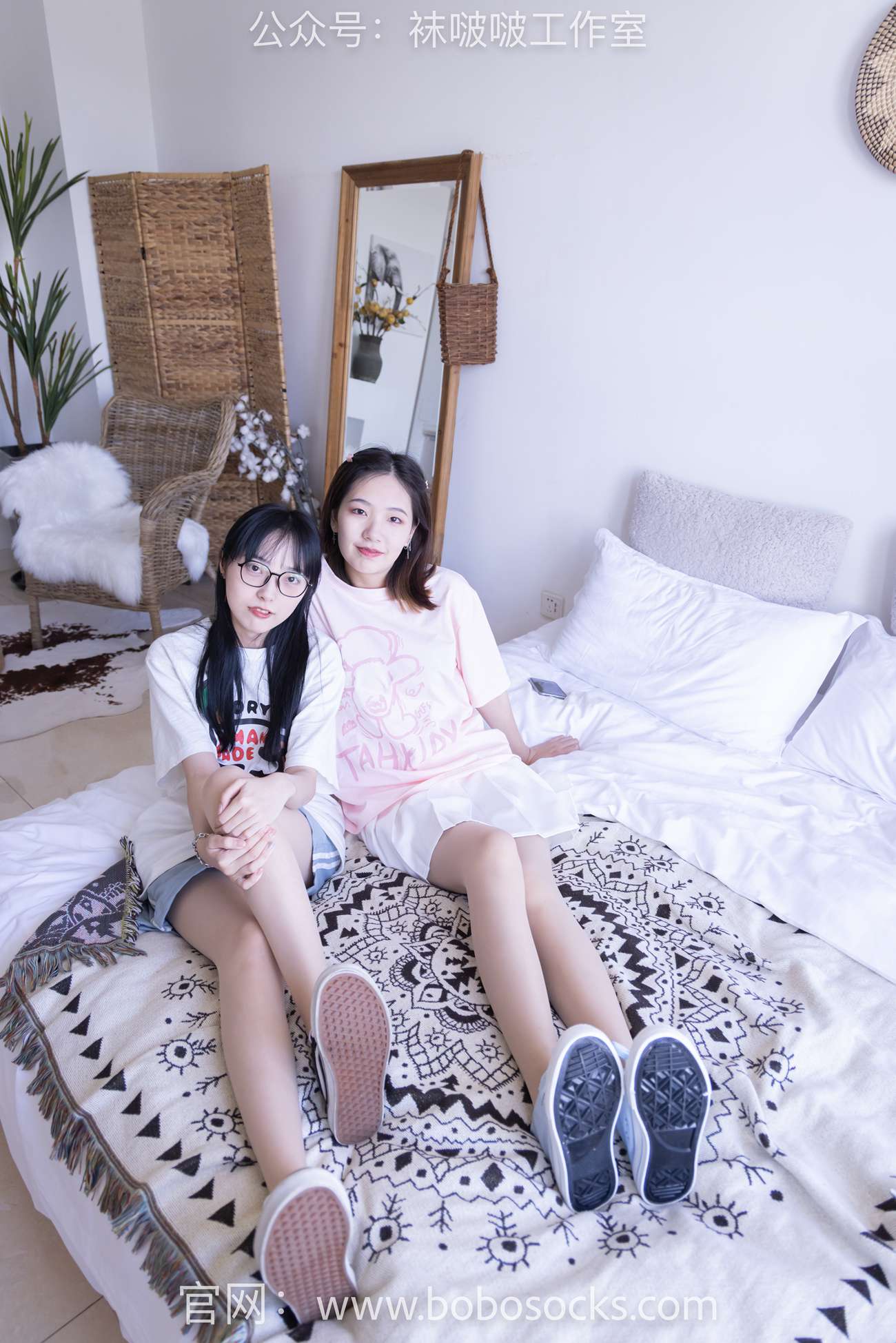 图片[16]-[BoBoSocks袜啵啵]NO.100 小甜豆与稚予-板鞋、肉丝、脚对脚互动剧情[132P] – 速更版-美库