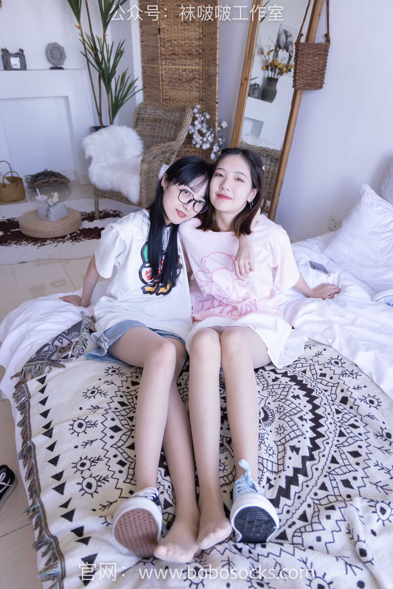 图片[32]-[BoBoSocks袜啵啵]NO.100 小甜豆与稚予-板鞋、肉丝、脚对脚互动剧情[132P] – 速更版-美库