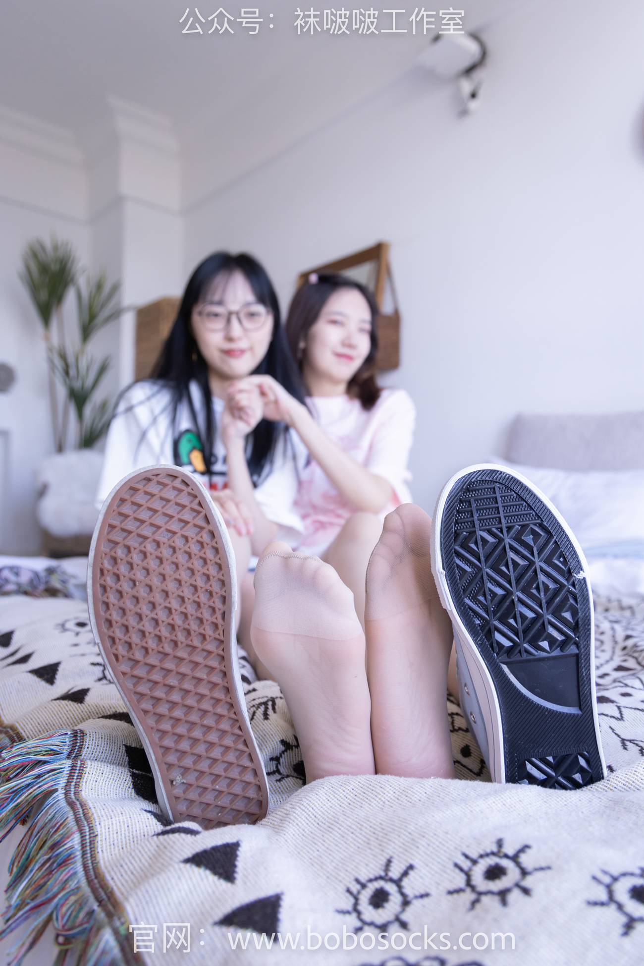 图片[41]-[BoBoSocks袜啵啵]NO.100 小甜豆与稚予-板鞋、肉丝、脚对脚互动剧情[132P] – 速更版-美库