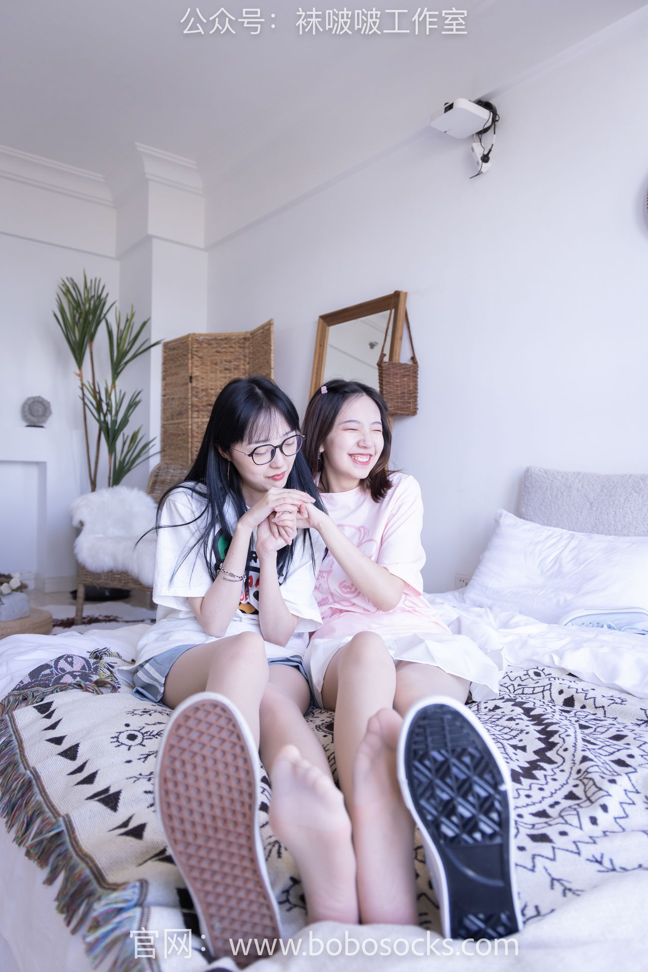 图片[42]-[BoBoSocks袜啵啵]NO.100 小甜豆与稚予-板鞋、肉丝、脚对脚互动剧情[132P] – 速更版-美库