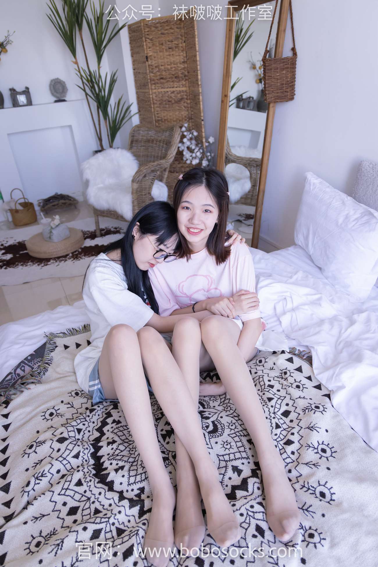图片[100]-[BoBoSocks袜啵啵]NO.100 小甜豆与稚予-板鞋、肉丝、脚对脚互动剧情[132P] – 速更版-美库