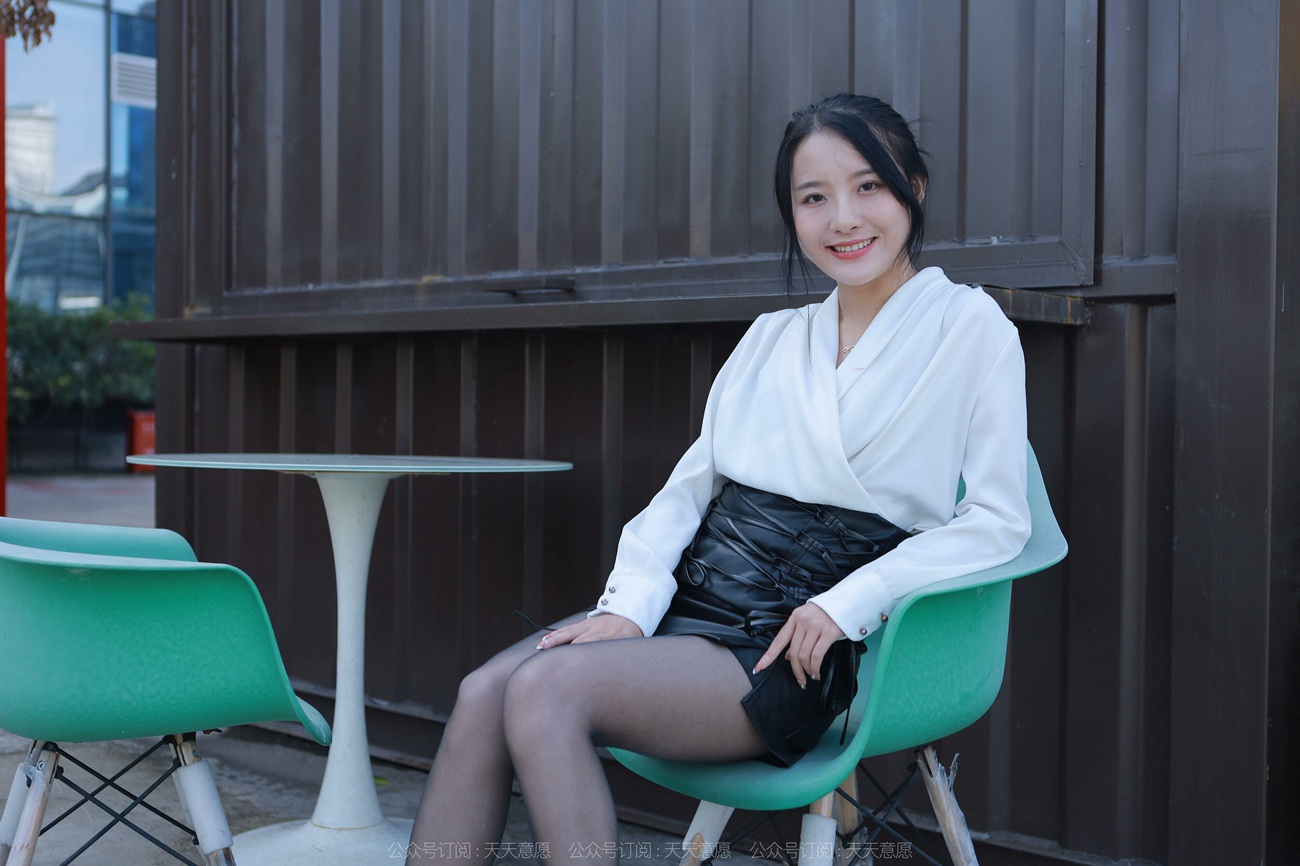 图片[23]-[IESS异思趣向]2022.04.01 丝享家1046：婉萍《嘿丝皮裙街拍》[87P] – 速更版-美库